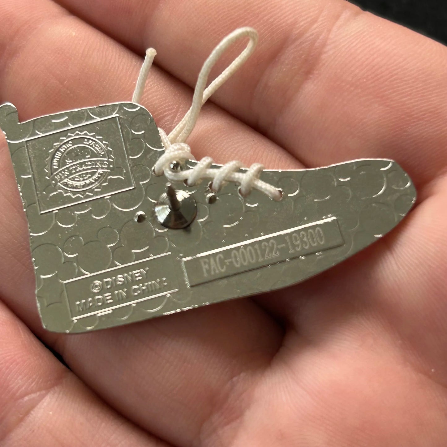 2014 - Minnie Mouse - Sneaker - Signature - Disney Pin