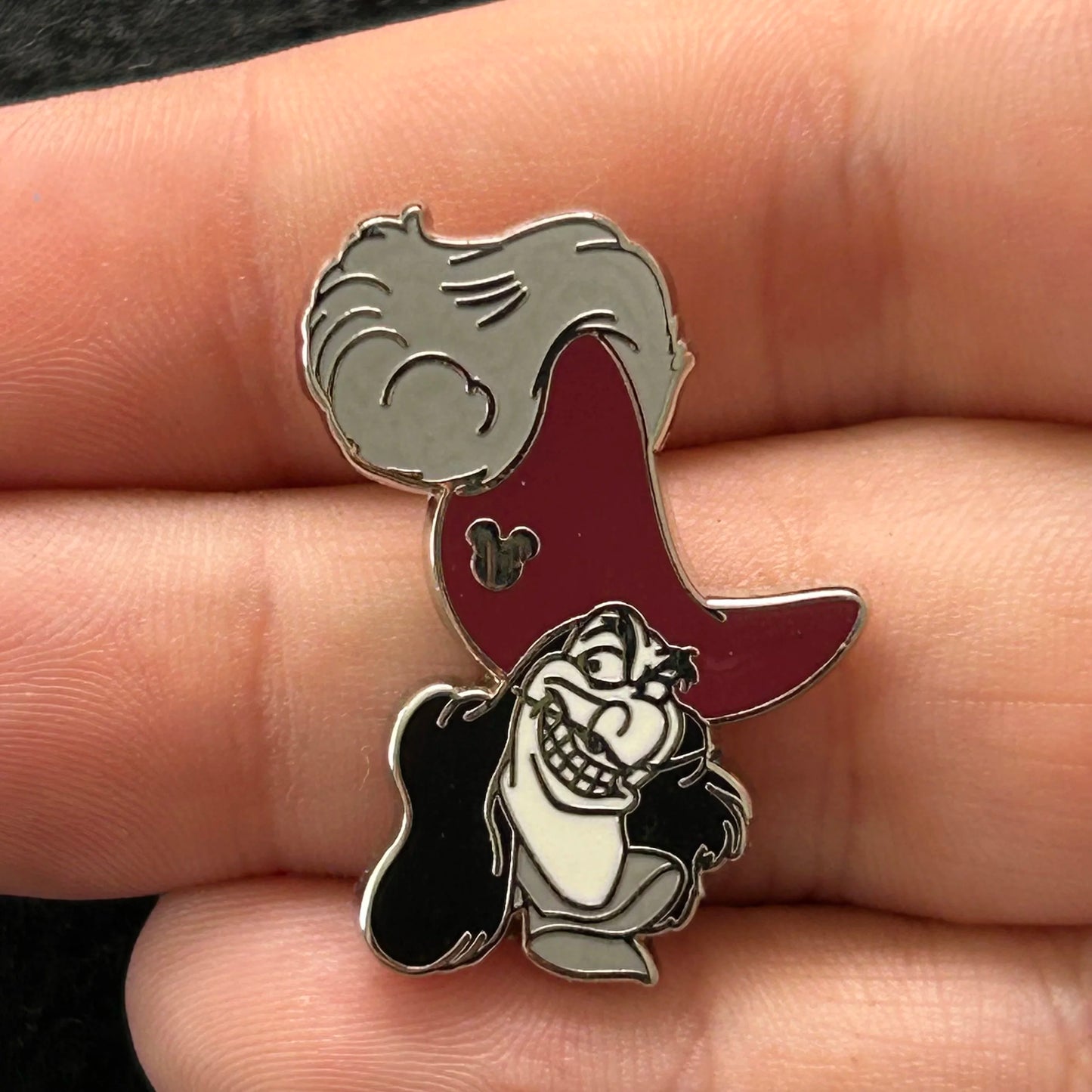 2019 - Captain Hook - Villain Faces - Hidden Mickey - Disney Pin