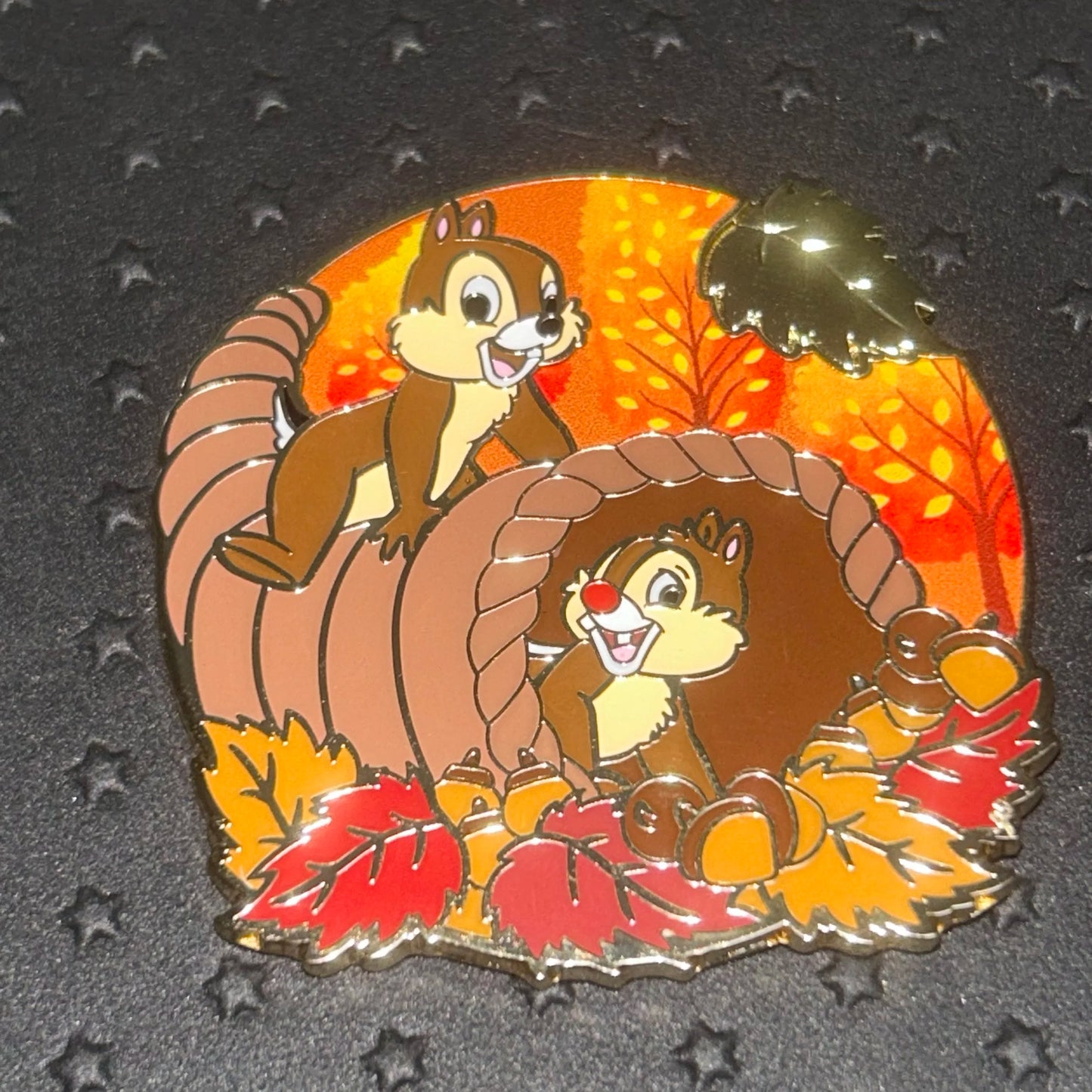 2024 - Chip and Dale - Cornucopia - Autumn Leaves - Disney Pin