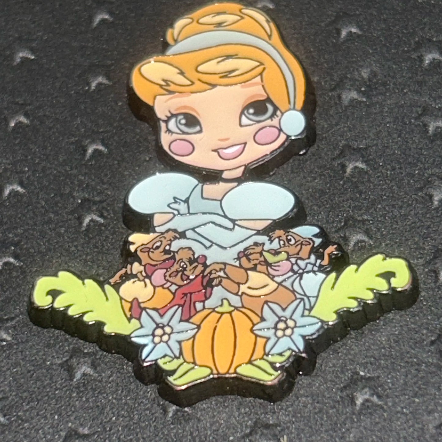 2022 - Loungefly - Cinderella - and mice - Chibi Floral - Disney Pin