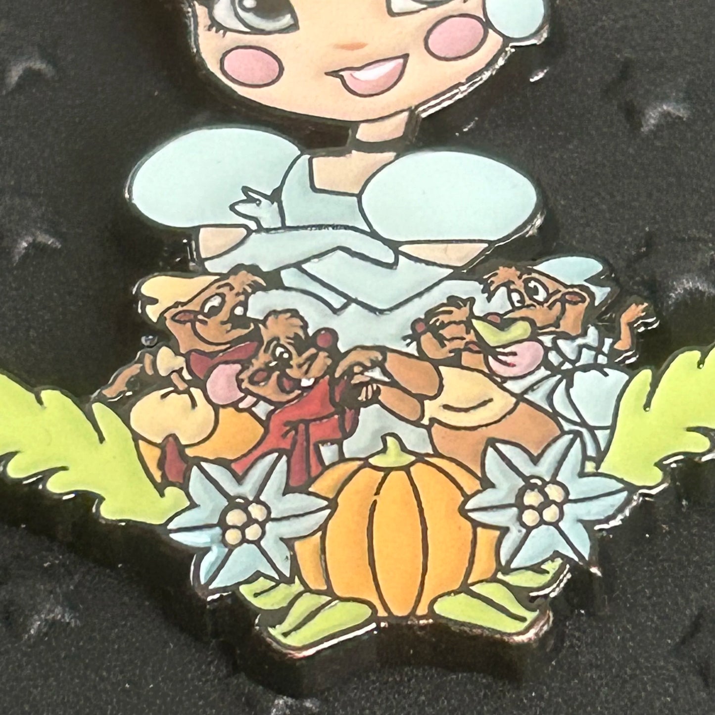 2022 - Loungefly - Cinderella - and mice - Chibi Floral - Disney Pin