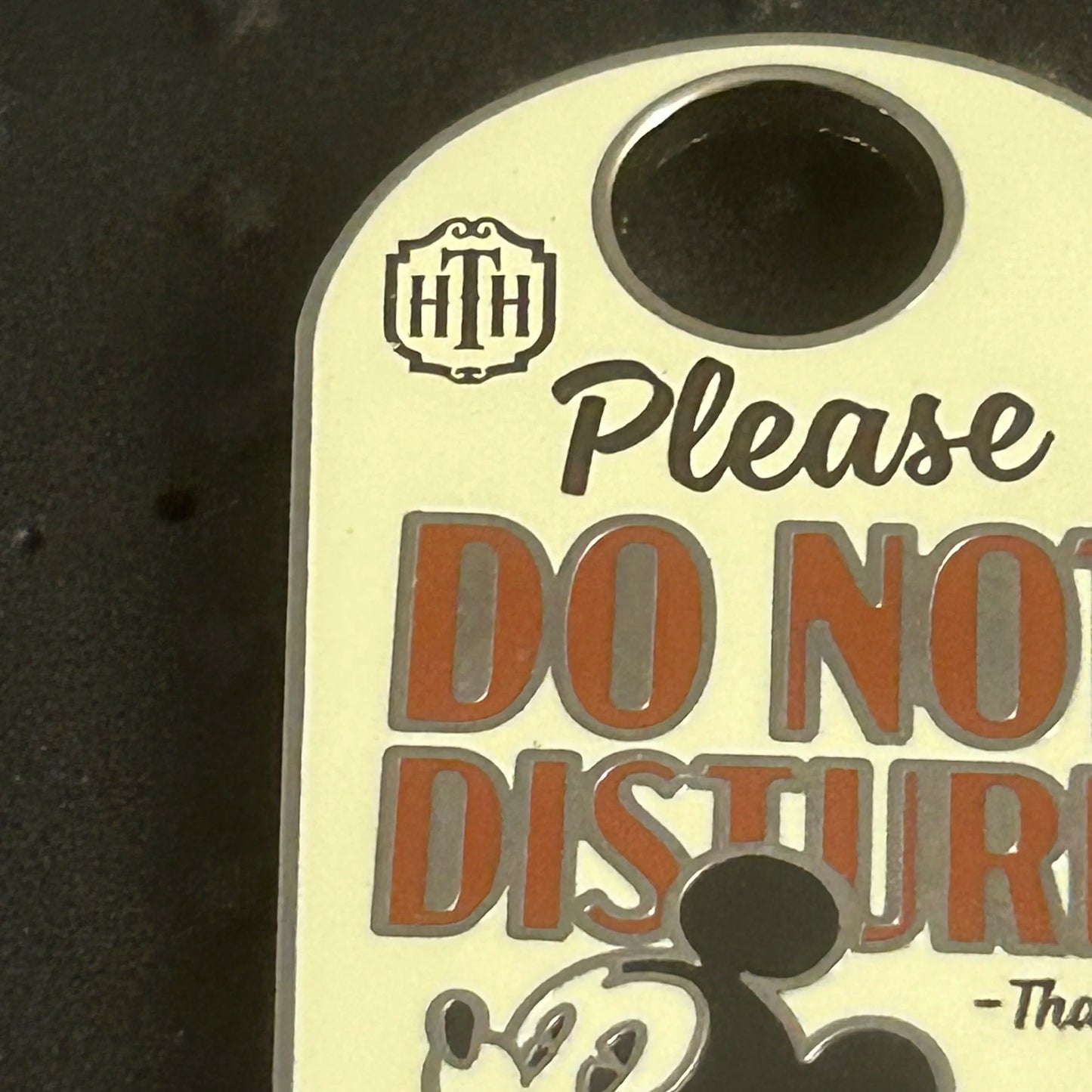 2024 - Mickey Mouse - Hollywood Tower Hotel - DND - Door Hanger - Disney Pin