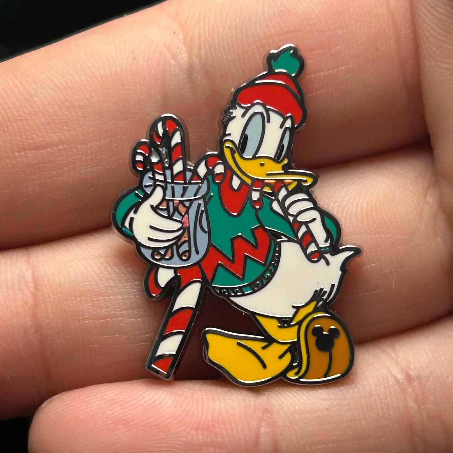 2025 - Donald Duck - Christmas - WDW - HD - Chaser - Disney Pin