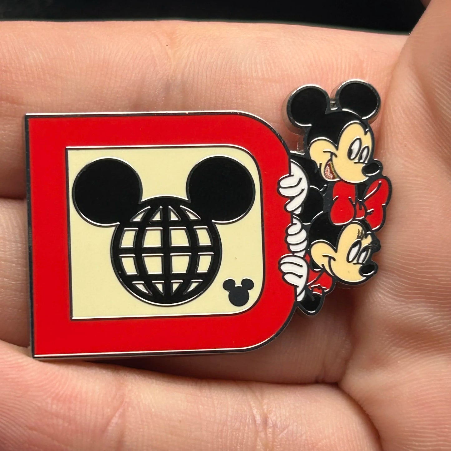 2025 - Mickey and Minnie - WDW - Hidden Disney - Chaser - Disney Pin