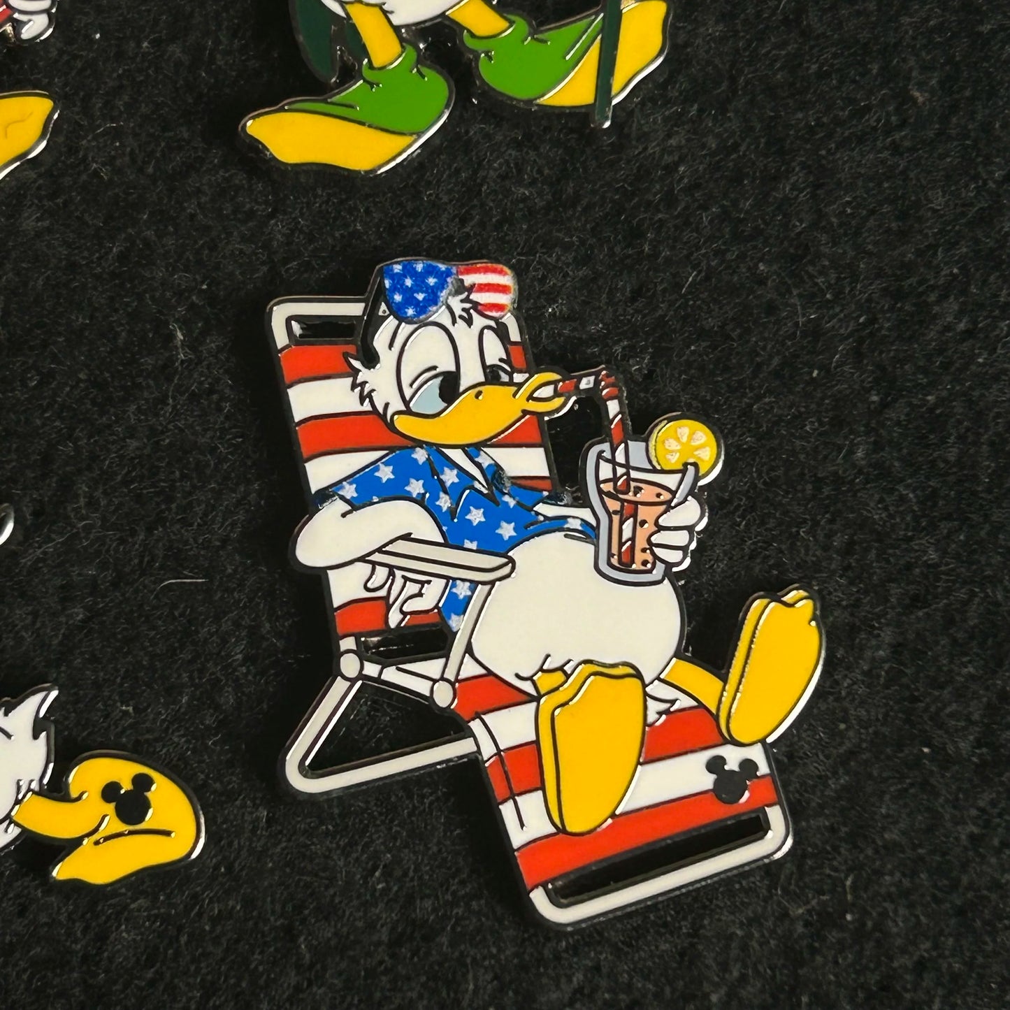 FULL SET - 2025 - Donald Duck - Hidden Disney - Holiday Series - 6 Pins