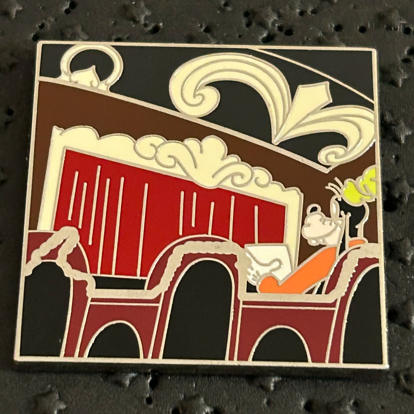 2011 - Goofy - Watching Movie - DCL - Disney Pin