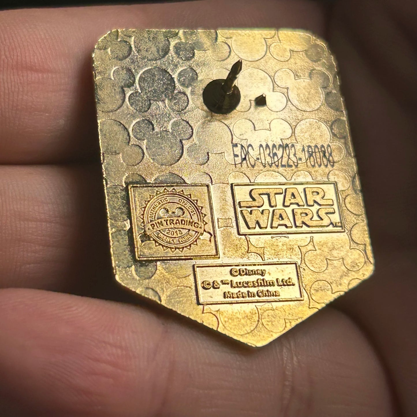2018 - Chewbacca- Star Wars - Retro Banner Series - Disney Pin