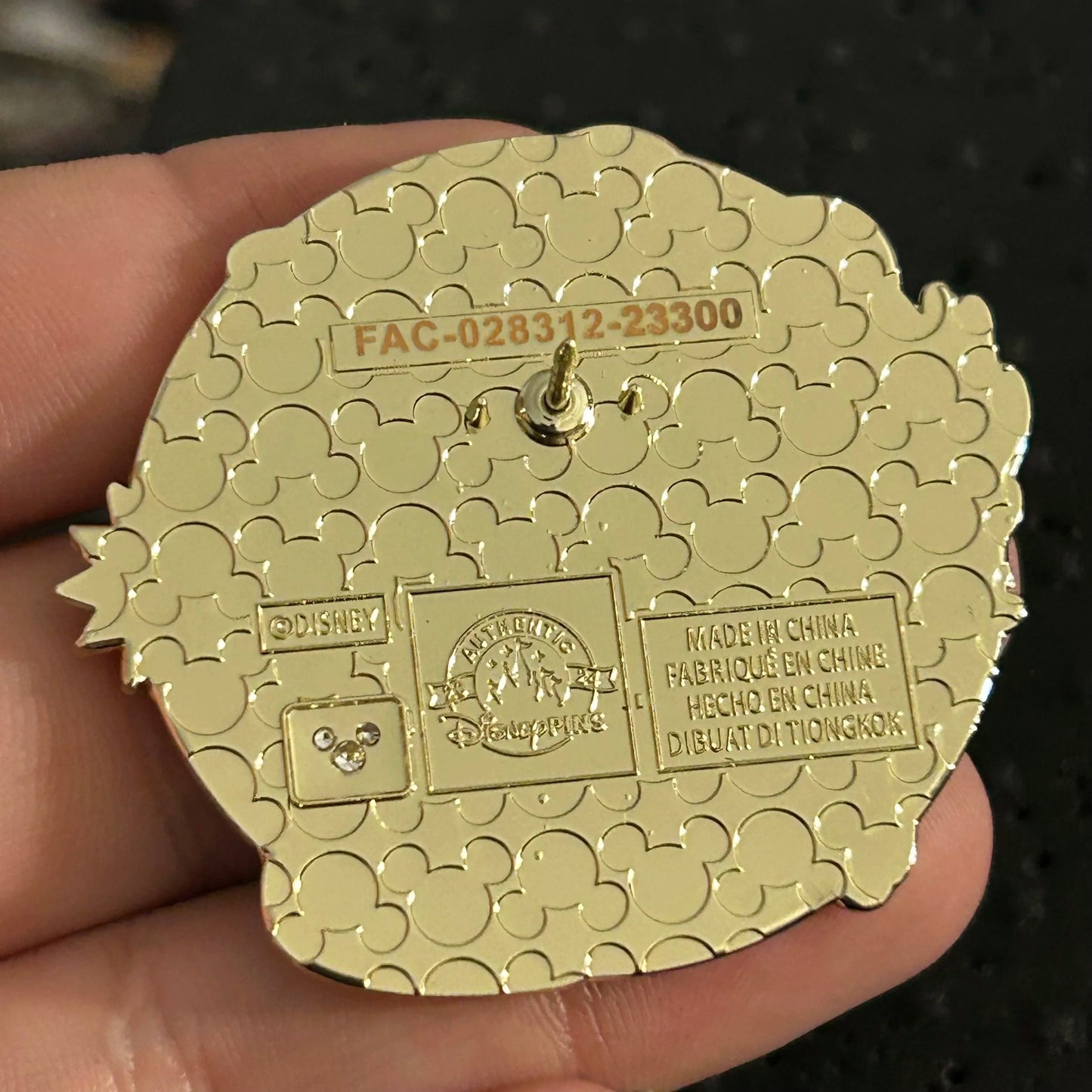 2024 - Mickey Mouse - Surfing - Disney Pin
