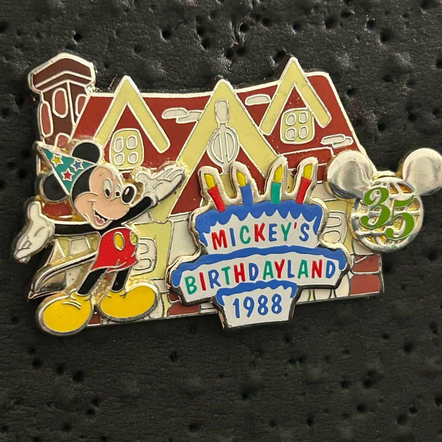 2006 - Mickey Mouse Birthdayland - Limited Edition 2,500 - Disney Pin on Pin