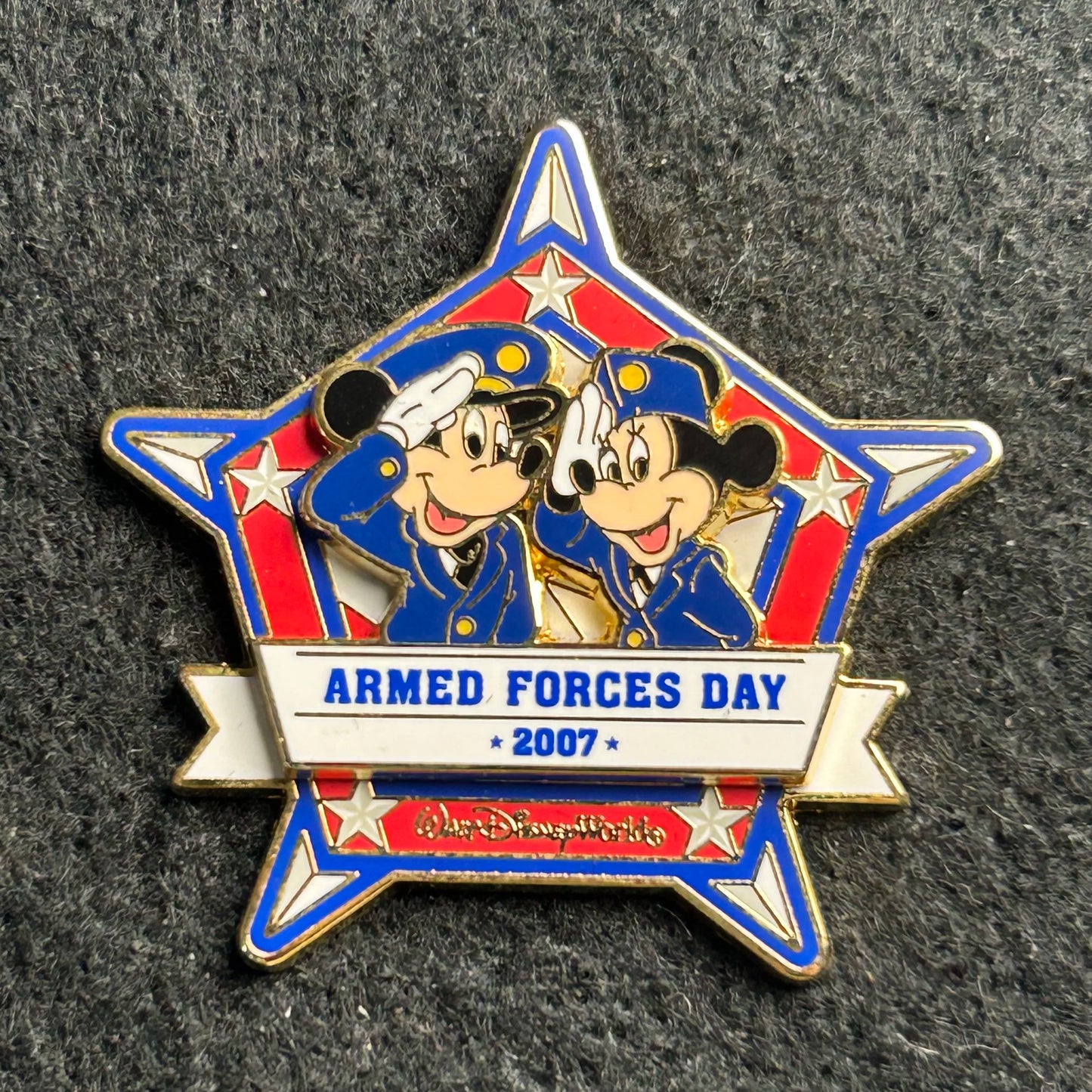 2007 - Mickey and Minnie Mouse - Armed Forces Day - WDW - LE 2,000 - Disney Pin