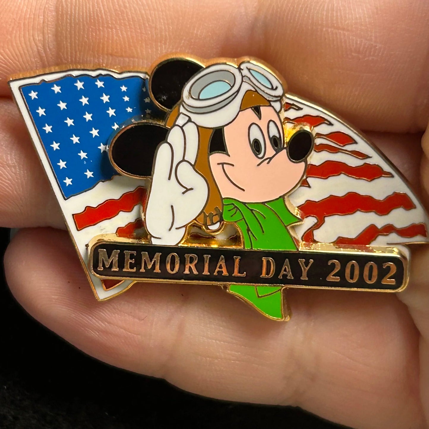 2002 - Mickey Mouse - Pilot - Salute with Flag - Memorial Day - LE 3,500 - Disney Pin