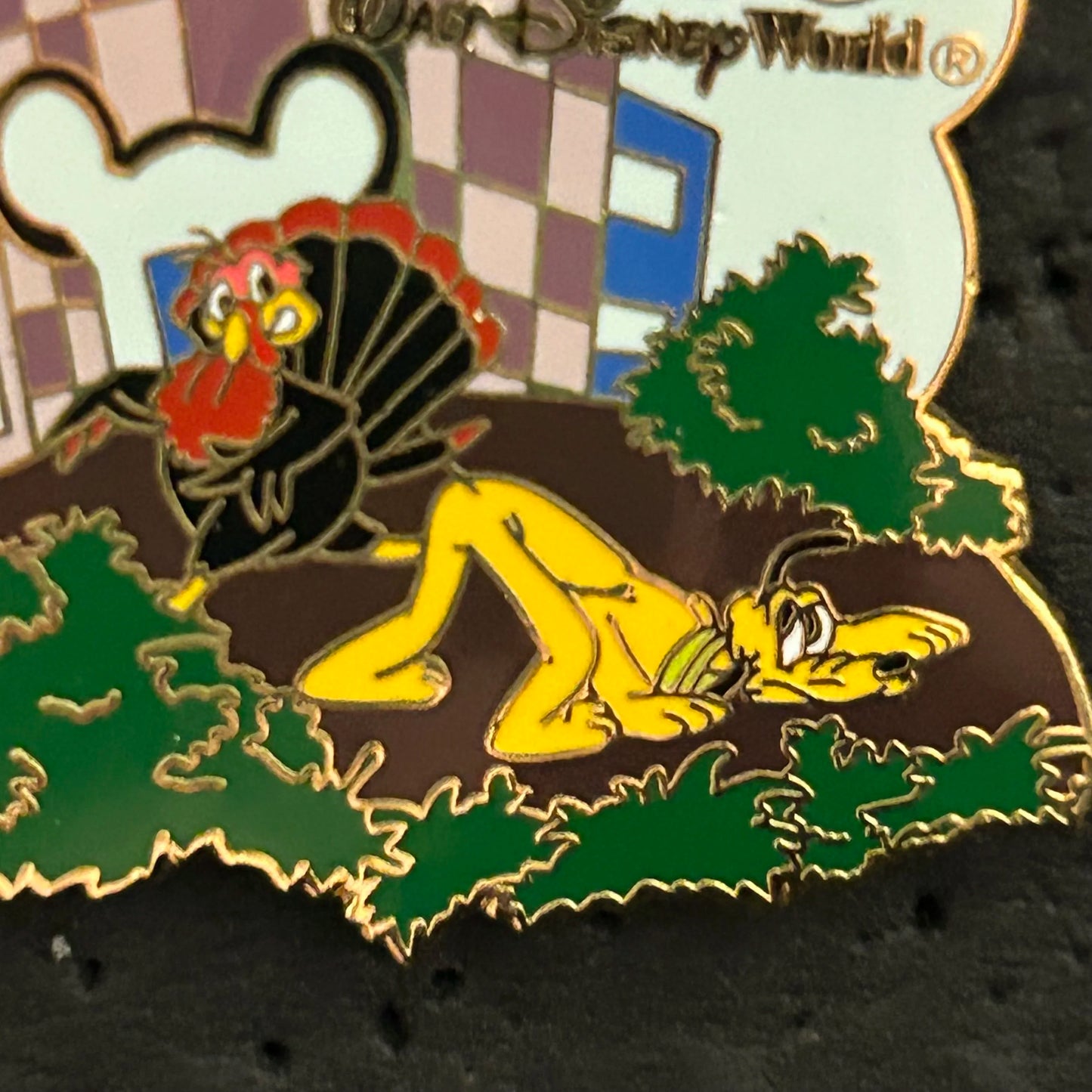 2003 - Pluto - Turkey Hunt - Cast Exclusive - WDW - LE 1,500 - Disney Pin