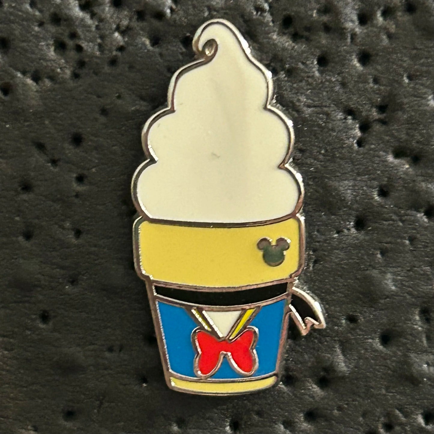 2018 - Donald Duck - Ice Cream - Hidden Mickey - Disney Pin