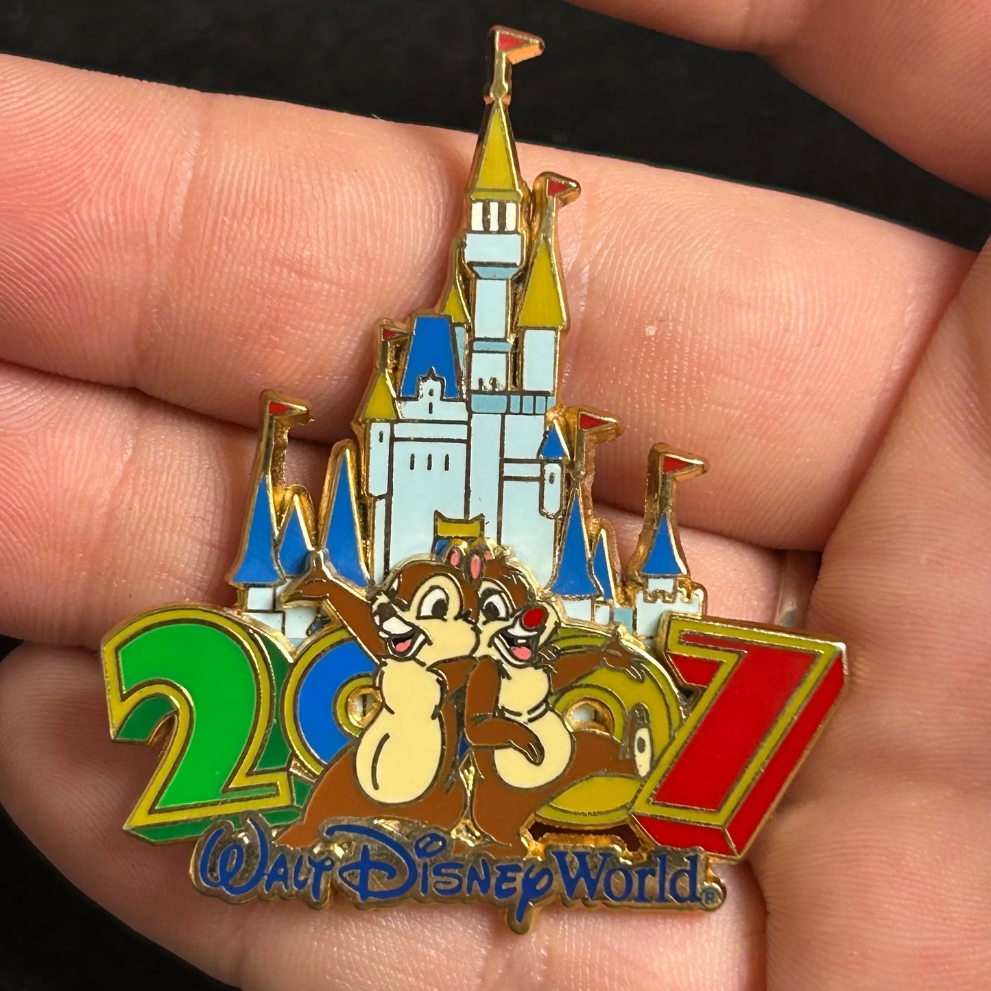 2007 - Chip and Dale - Castle - WDW - Pin on Pin