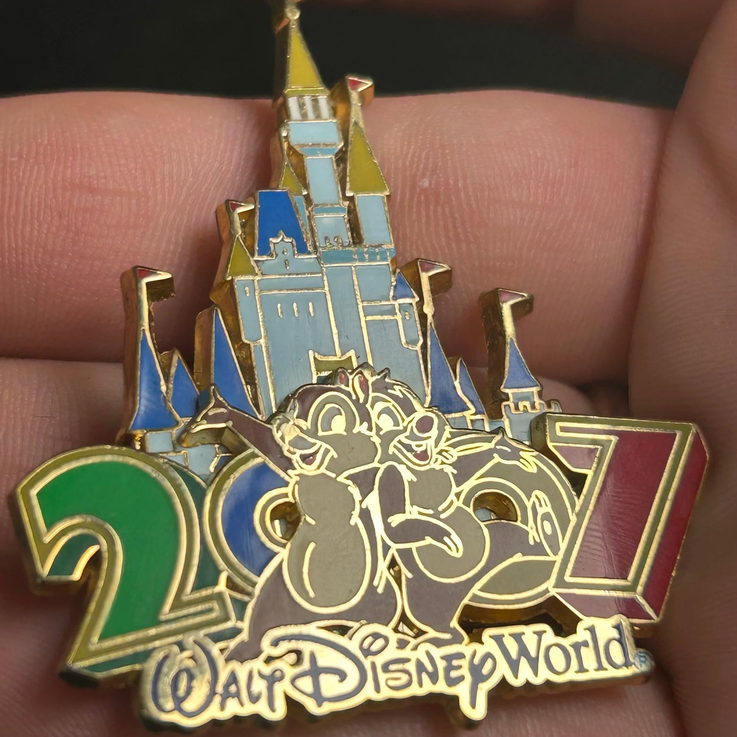 2007 - Chip and Dale - Castle - WDW - Pin on Pin