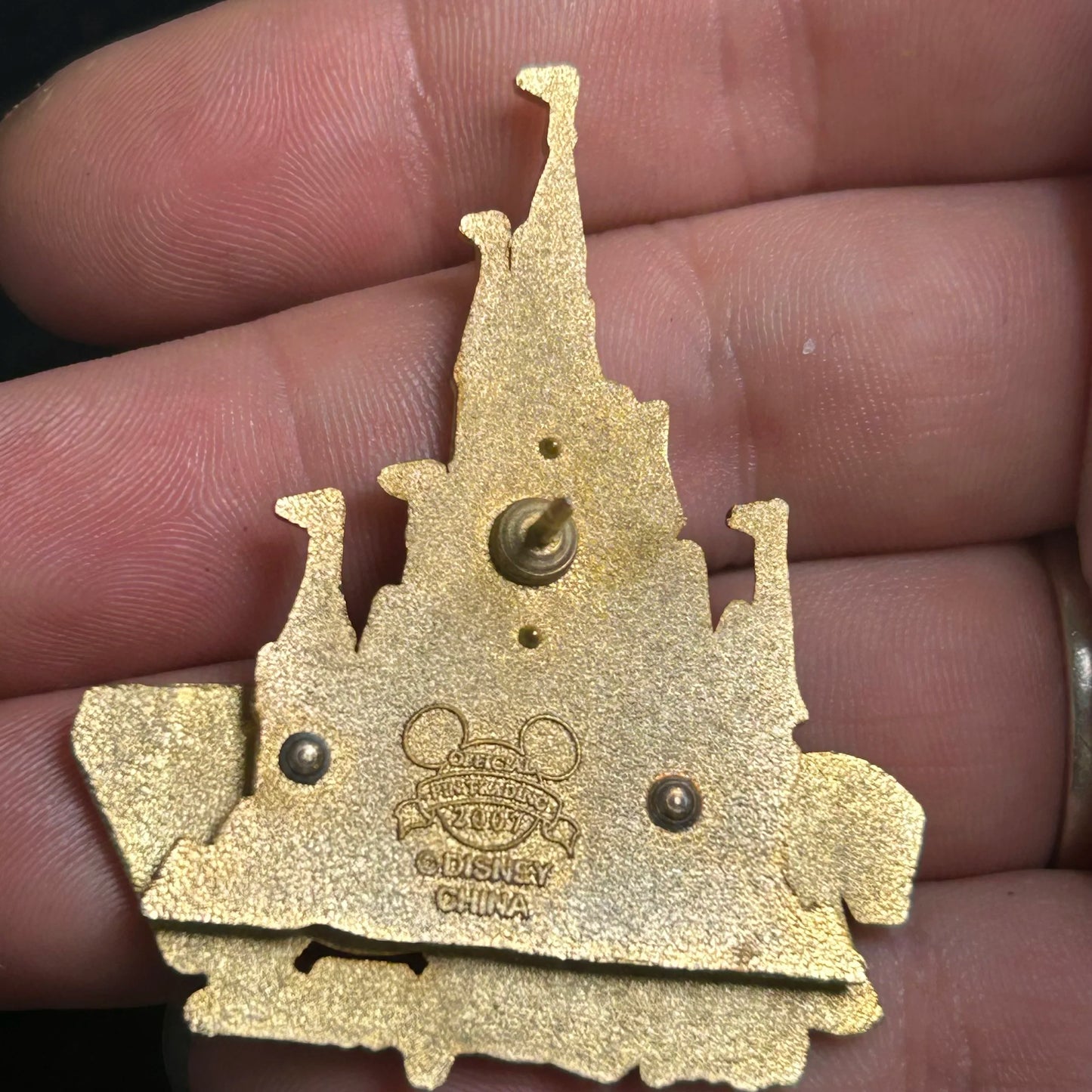 2007 - Chip and Dale - Castle - WDW - Pin on Pin