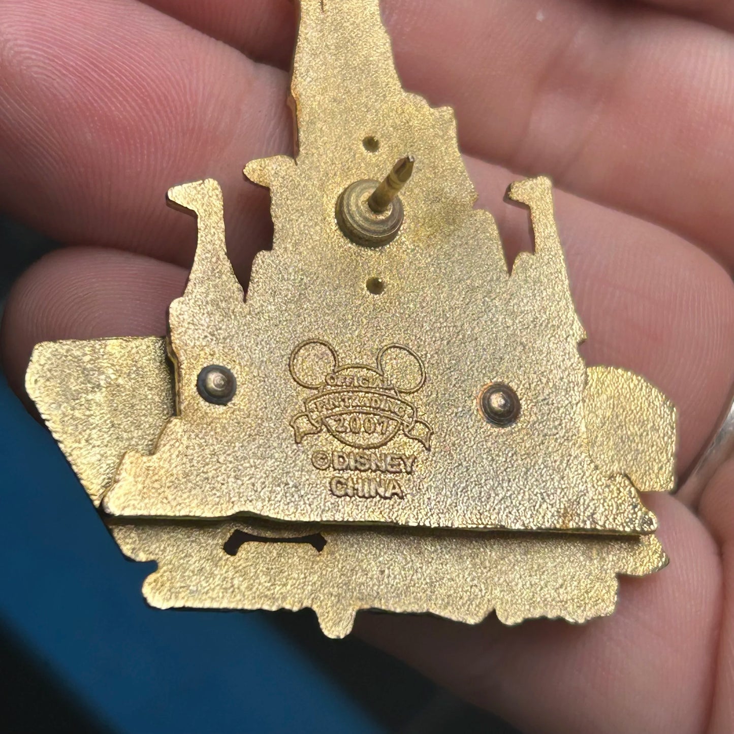 2007 - Chip and Dale - Castle - WDW - Pin on Pin