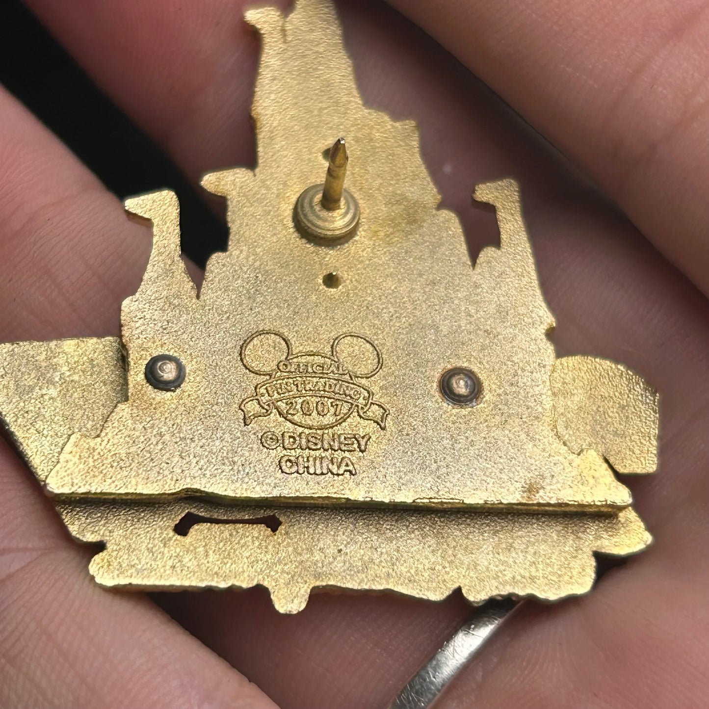 2007 - Chip and Dale - Castle - WDW - Pin on Pin