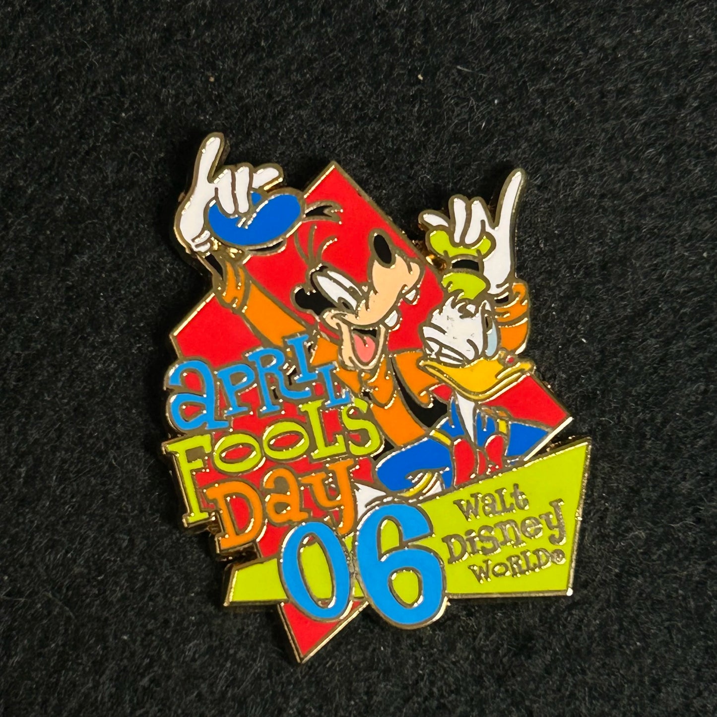 2006 - Goofy - April Fools Day - WDW - Cast Exclusive- LE 1,000 - Disney Pin