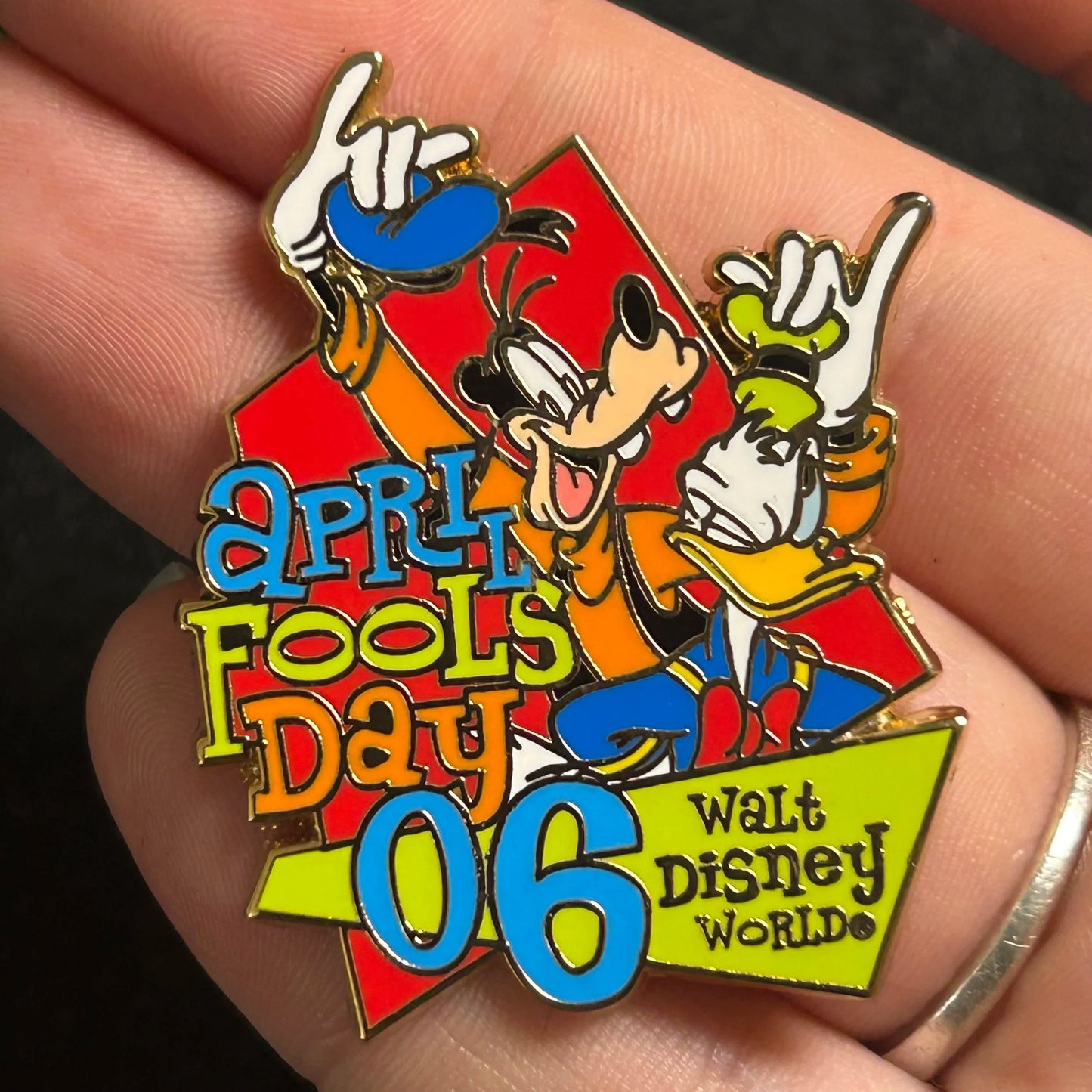 2006 - Goofy - April Fools Day - WDW - Cast Exclusive- LE 1,000 - Disney Pin