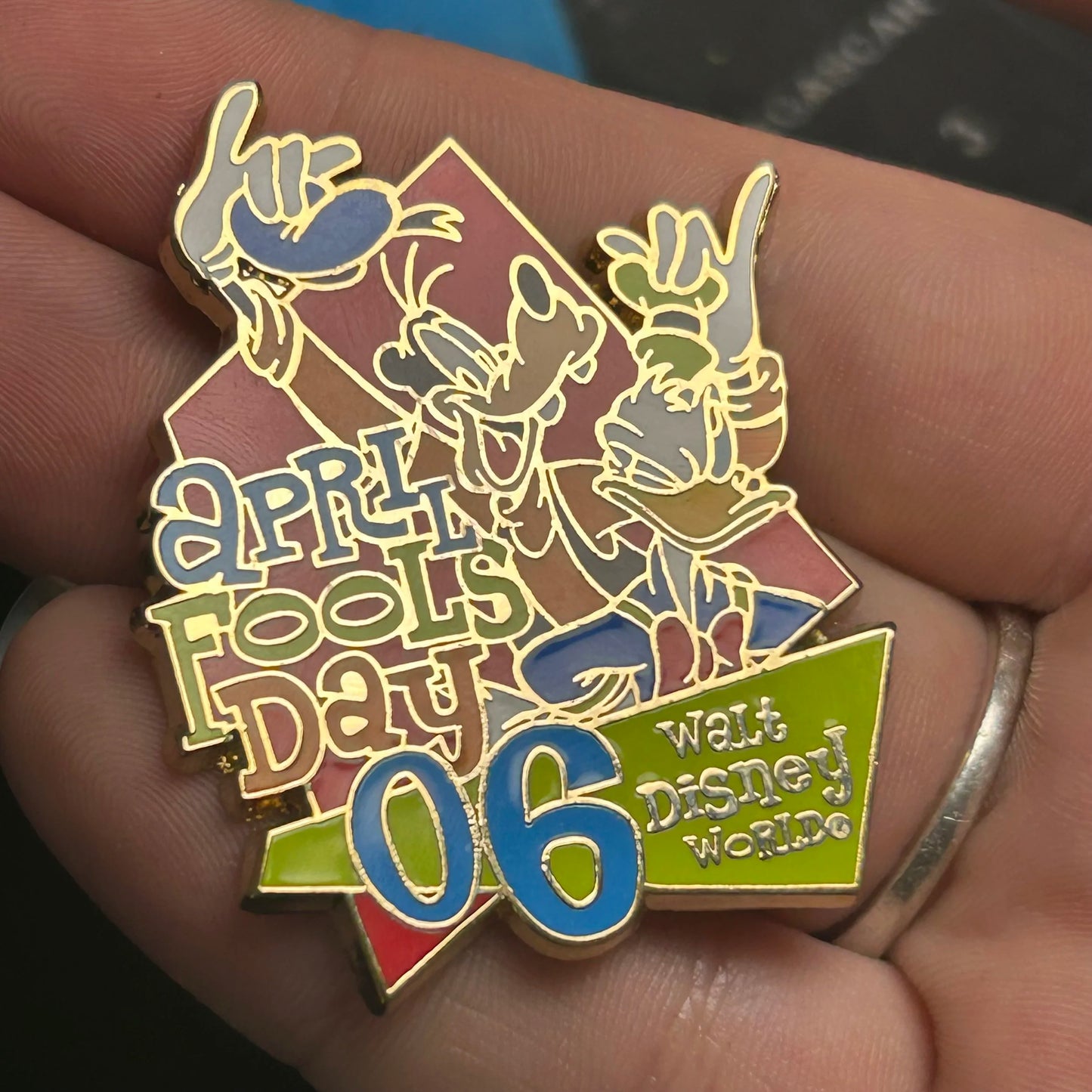 2006 - Goofy - April Fools Day - WDW - Cast Exclusive- LE 1,000 - Disney Pin