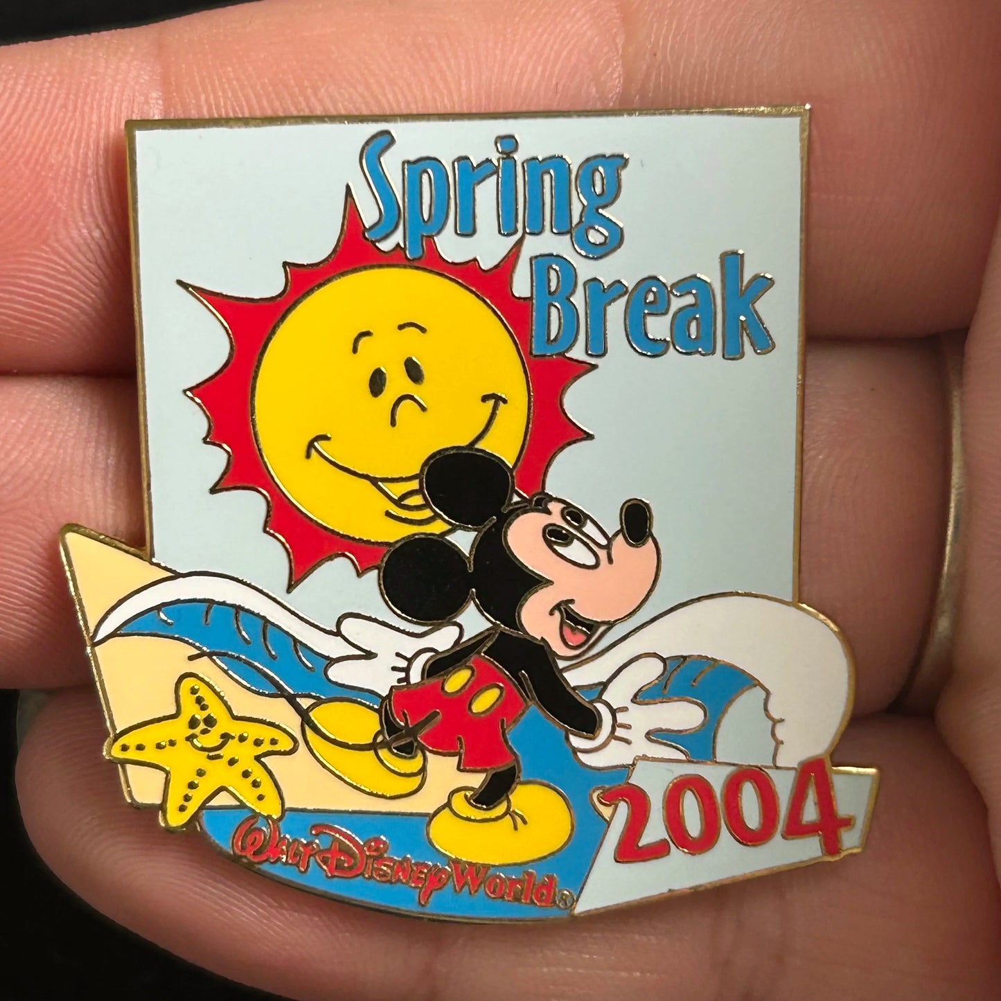 2004 - Mickey Mouse - At The Beach - Spring Break - LE 1,500 - Disney Pin