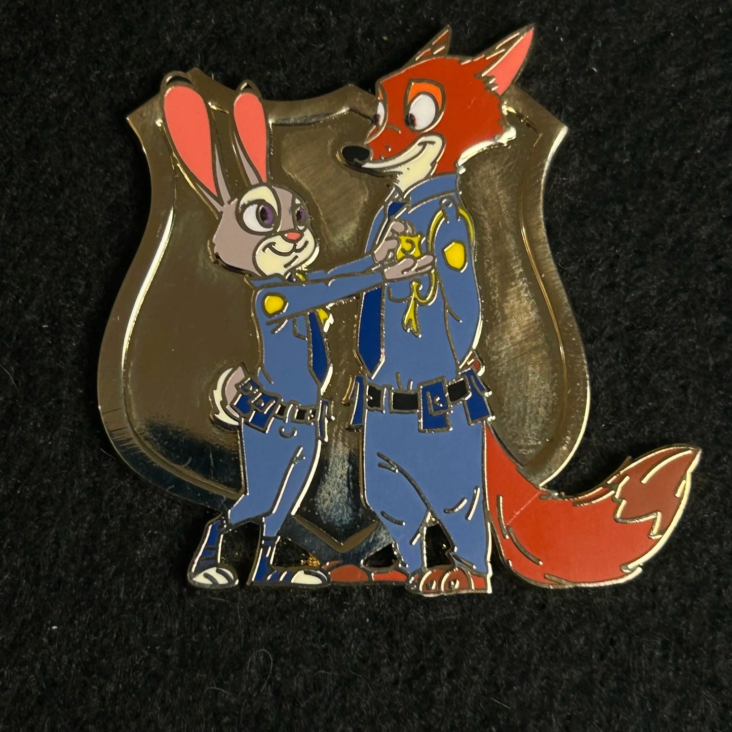 2025 - Judy Hopps and Nick Wilde - Gold Police Badge - Zootopia - Disney Pin