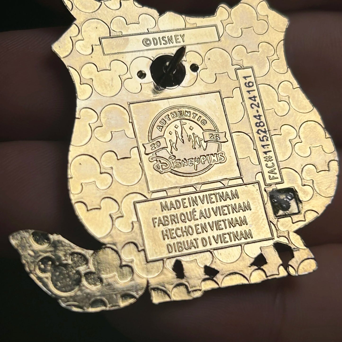 2025 - Judy Hopps and Nick Wilde - Gold Police Badge - Zootopia - Disney Pin