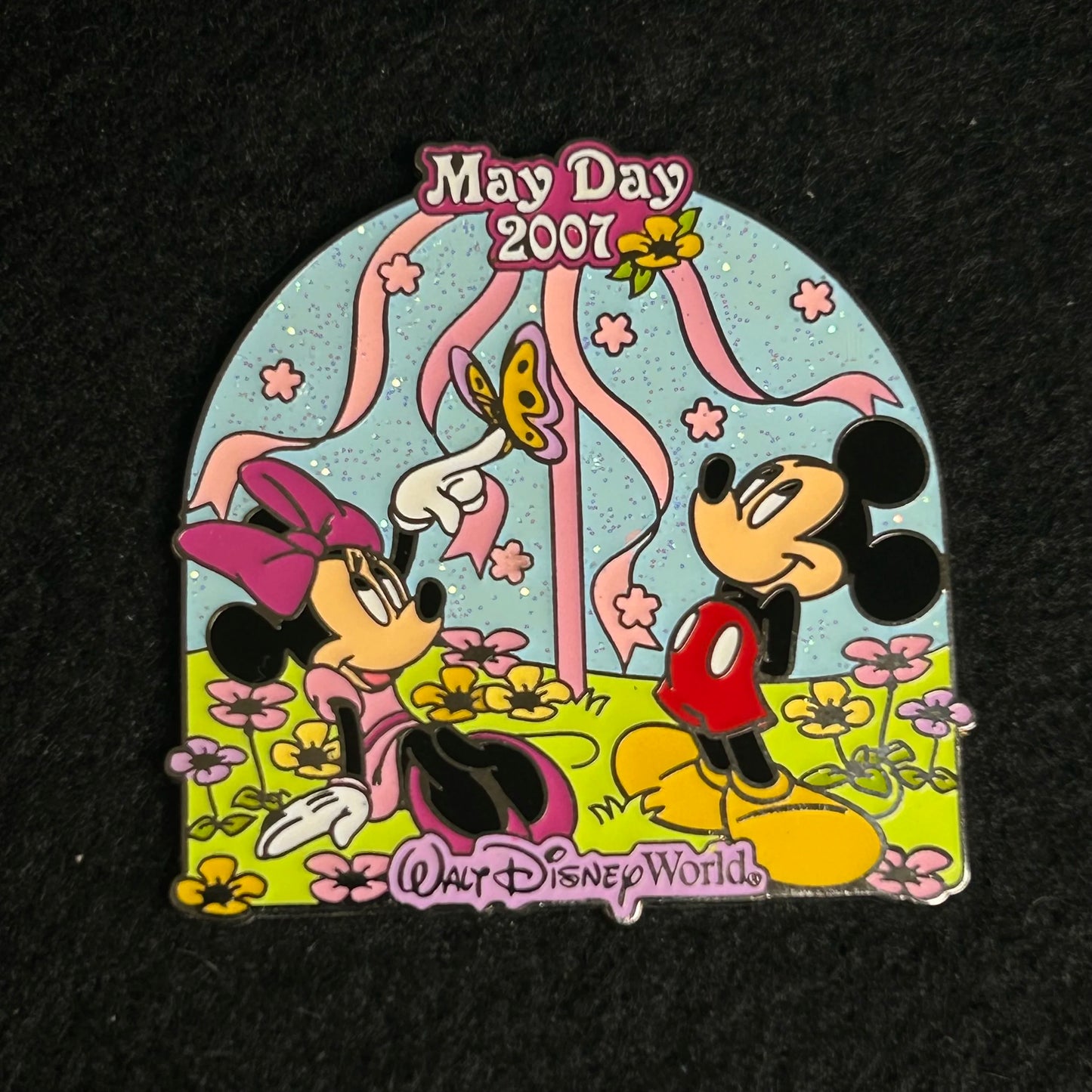 2007 - Mickey and Minnie - In Butterfly Garden - May Day - LE 750 - Disney Pin