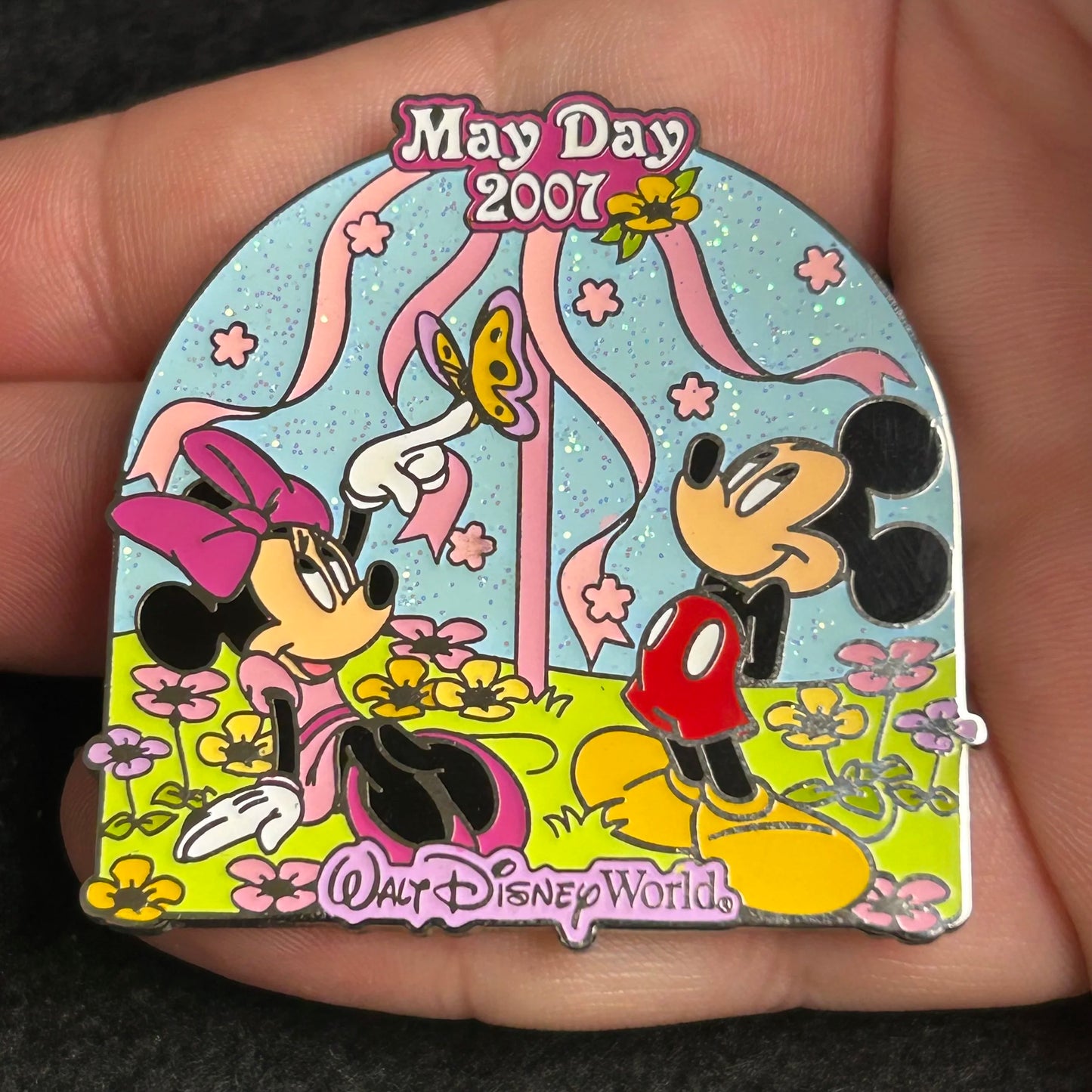 2007 - Mickey and Minnie - In Butterfly Garden - May Day - LE 750 - Disney Pin