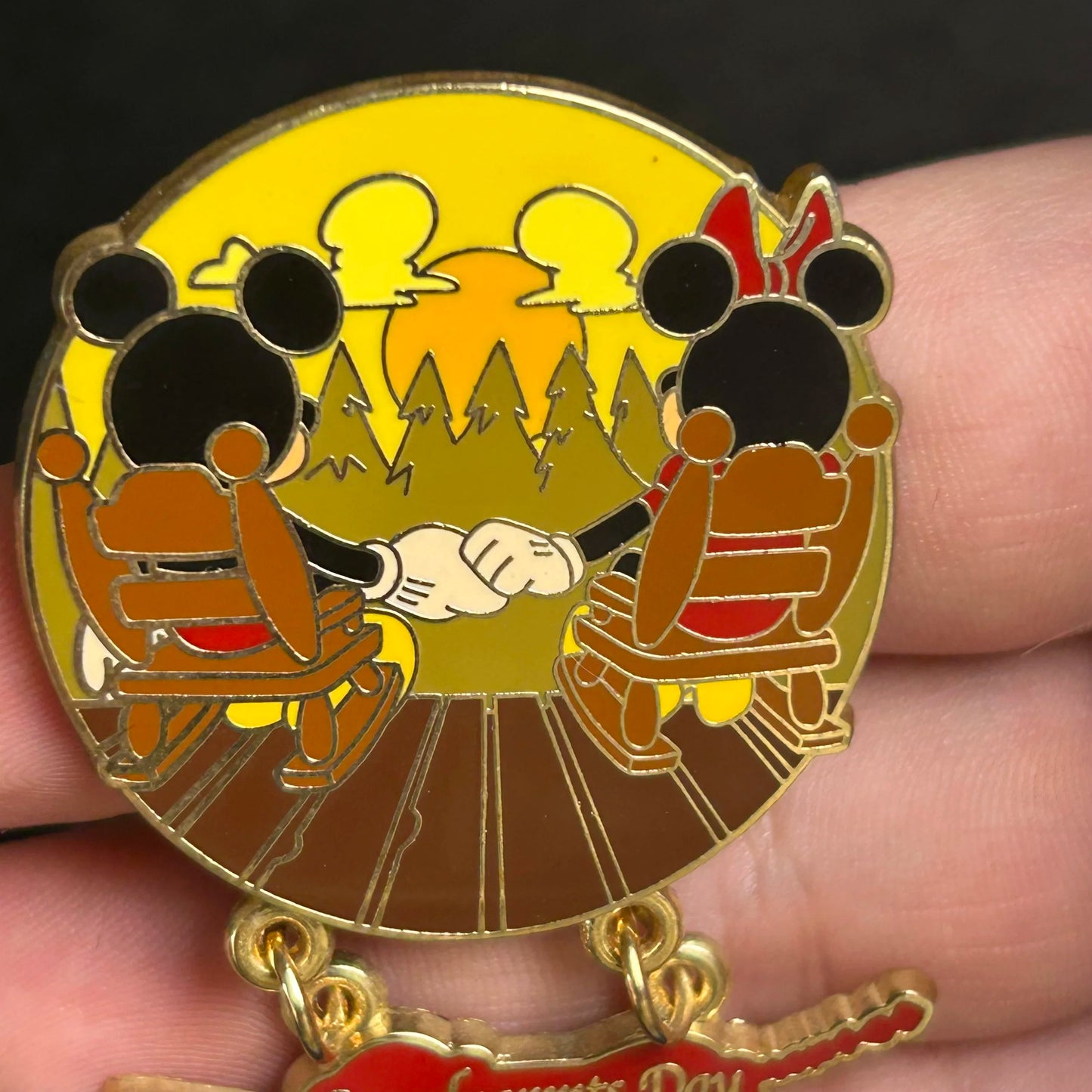 2006 - Mickey and Minnie - In Rocking Chairs - Grandparent Day - LE 1,500 - Pin