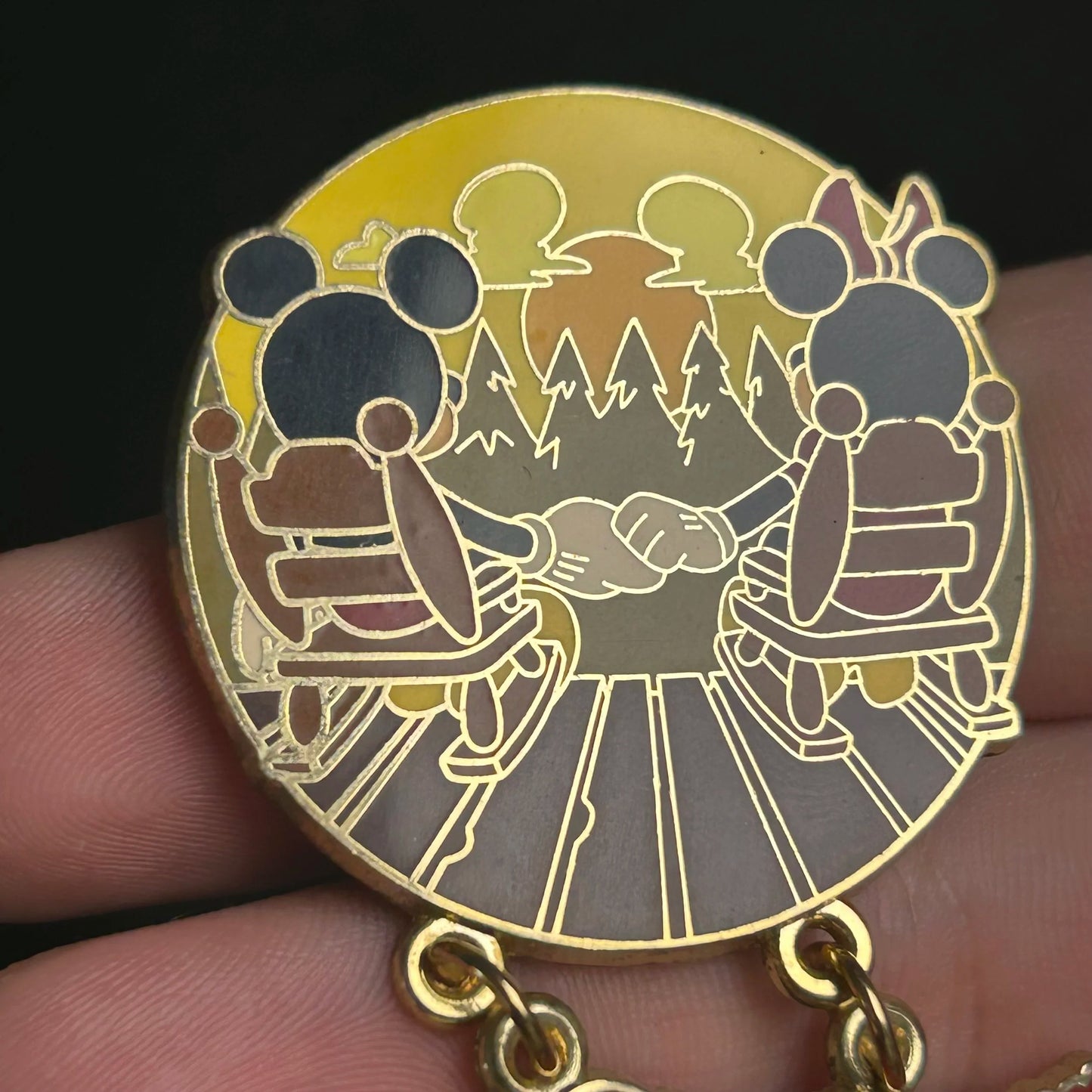 2006 - Mickey and Minnie - In Rocking Chairs - Grandparent Day - LE 1,500 - Pin