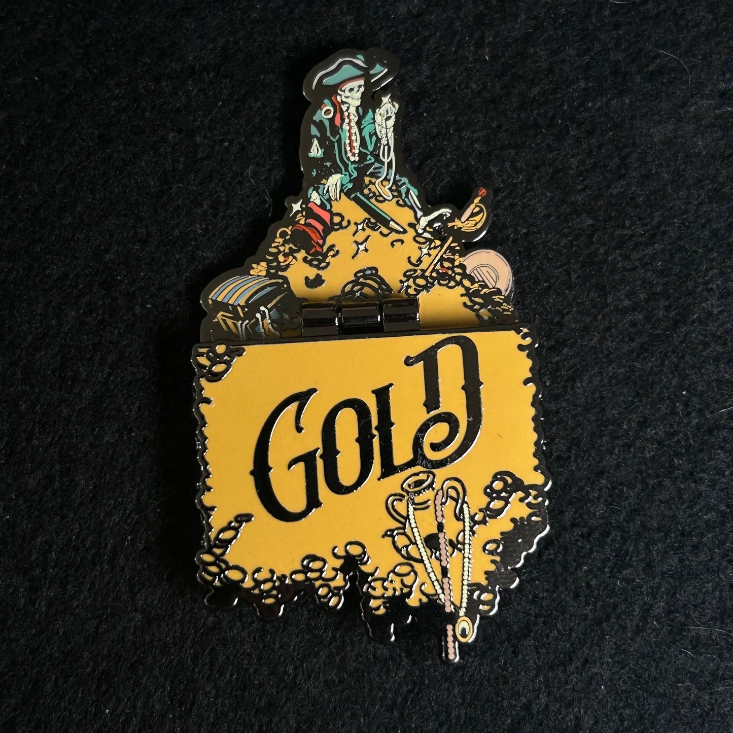 2025 - All That Glitters Be Not Gold - Pirates of the Caribbean - Hinge - Disney Pin