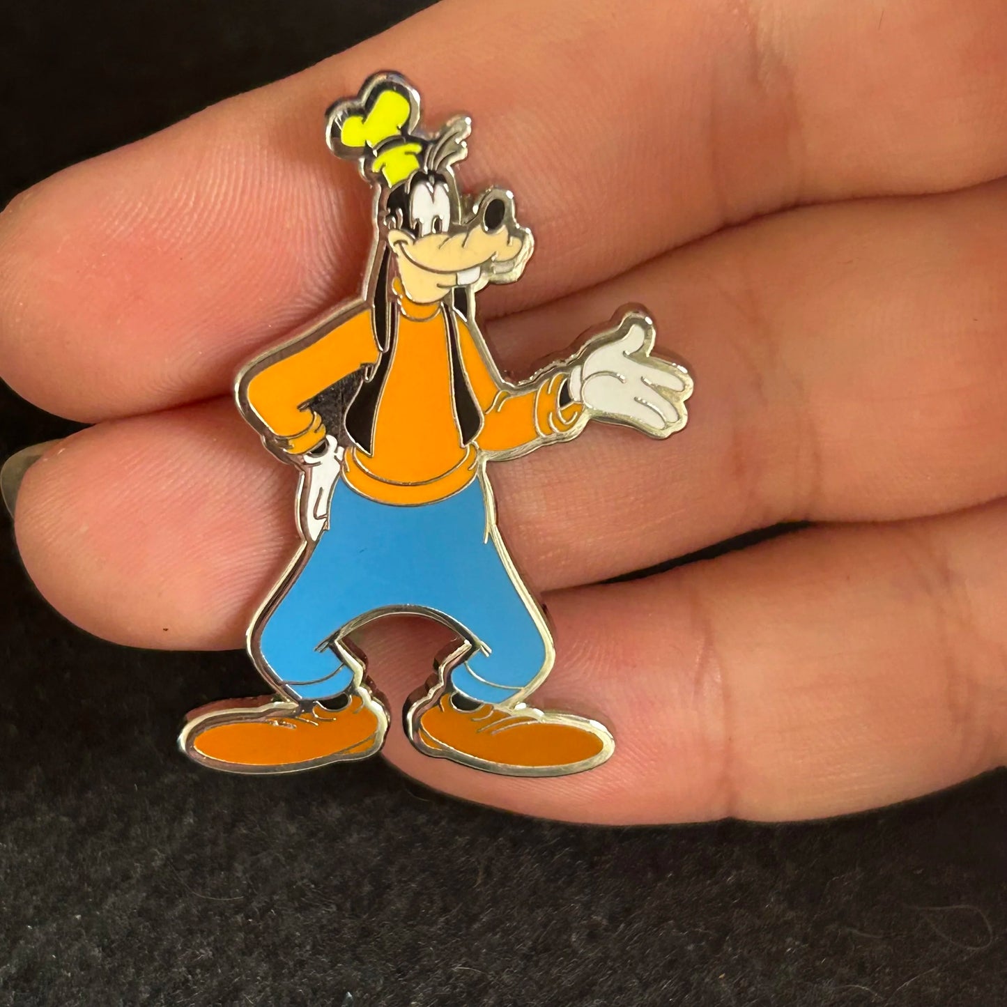 Goofy - Hand On Hip - MII - Disney Pin