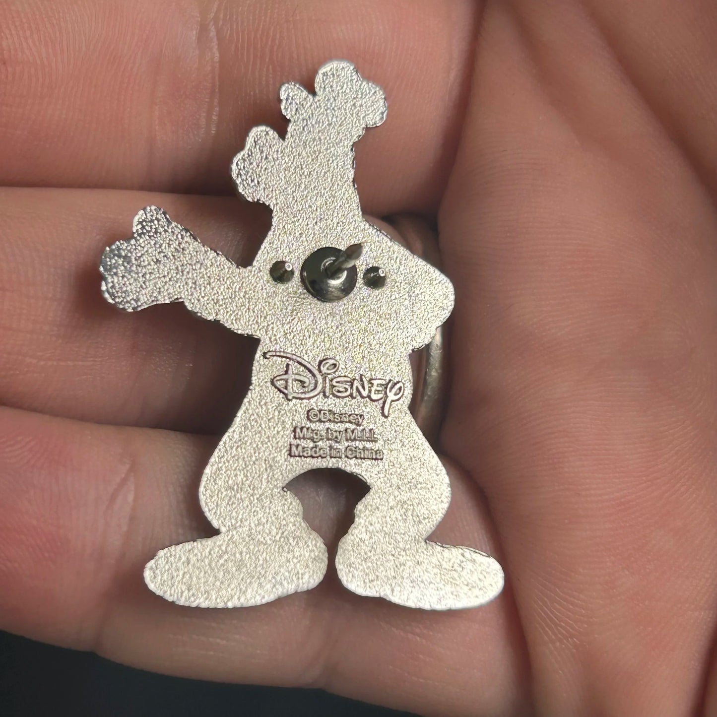 Goofy - Hand On Hip - MII - Disney Pin