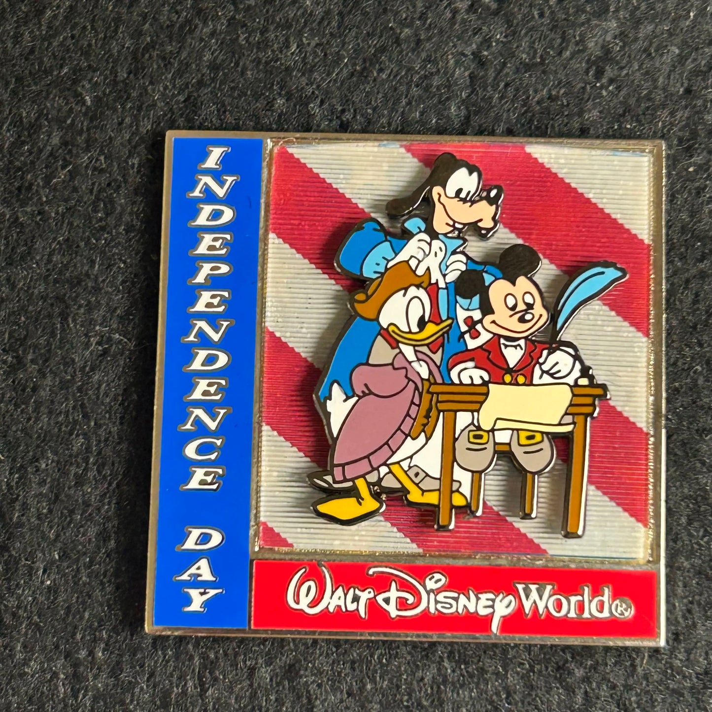 2001 - Mickey, Goofy, and Donald - Lenticular - Independence Day - LE 5,000 - Disney Pin