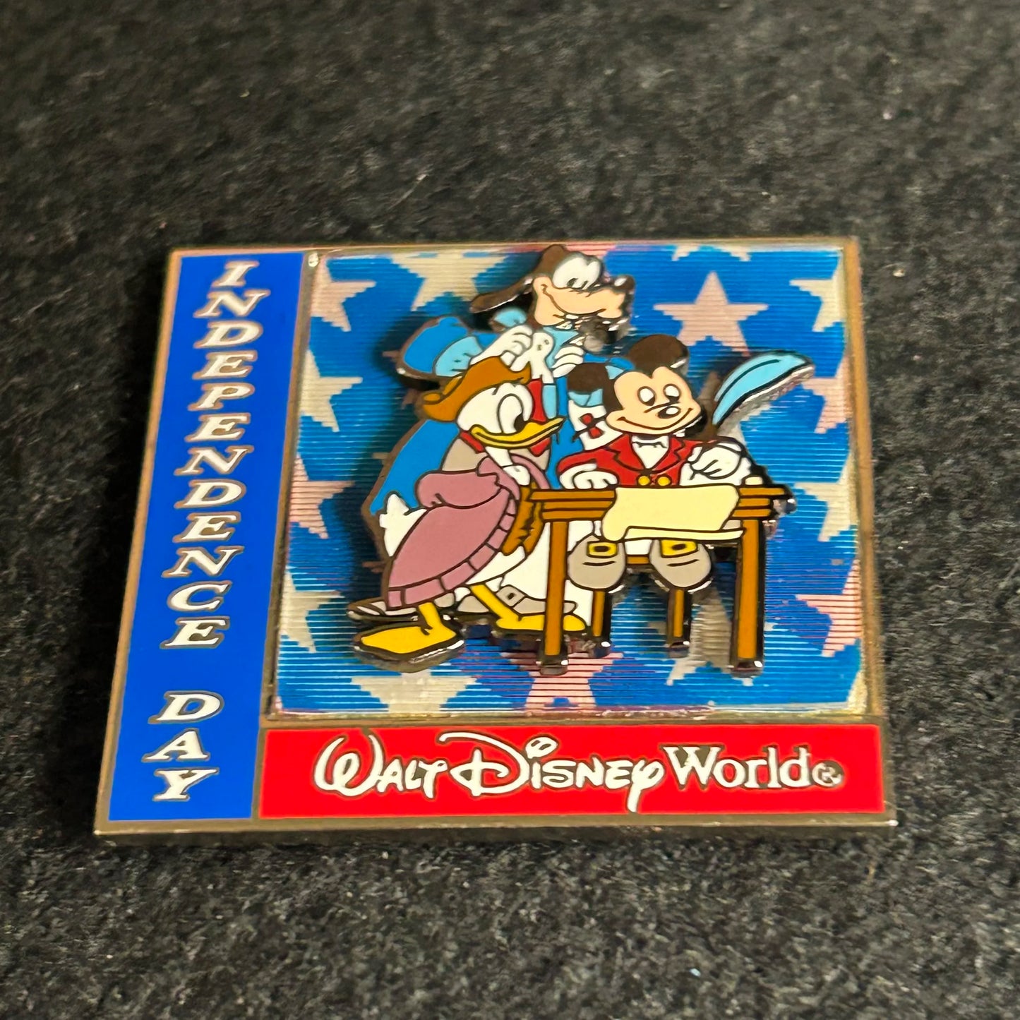 2001 - Mickey, Goofy, and Donald - Lenticular - Independence Day - LE 5,000 - Disney Pin