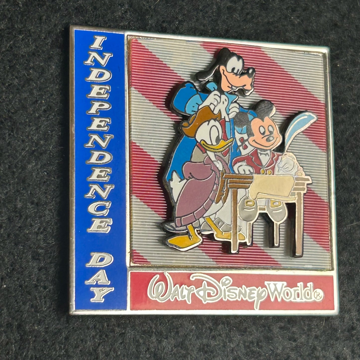 2001 - Mickey, Goofy, and Donald - Lenticular - Independence Day - LE 5,000 - Disney Pin