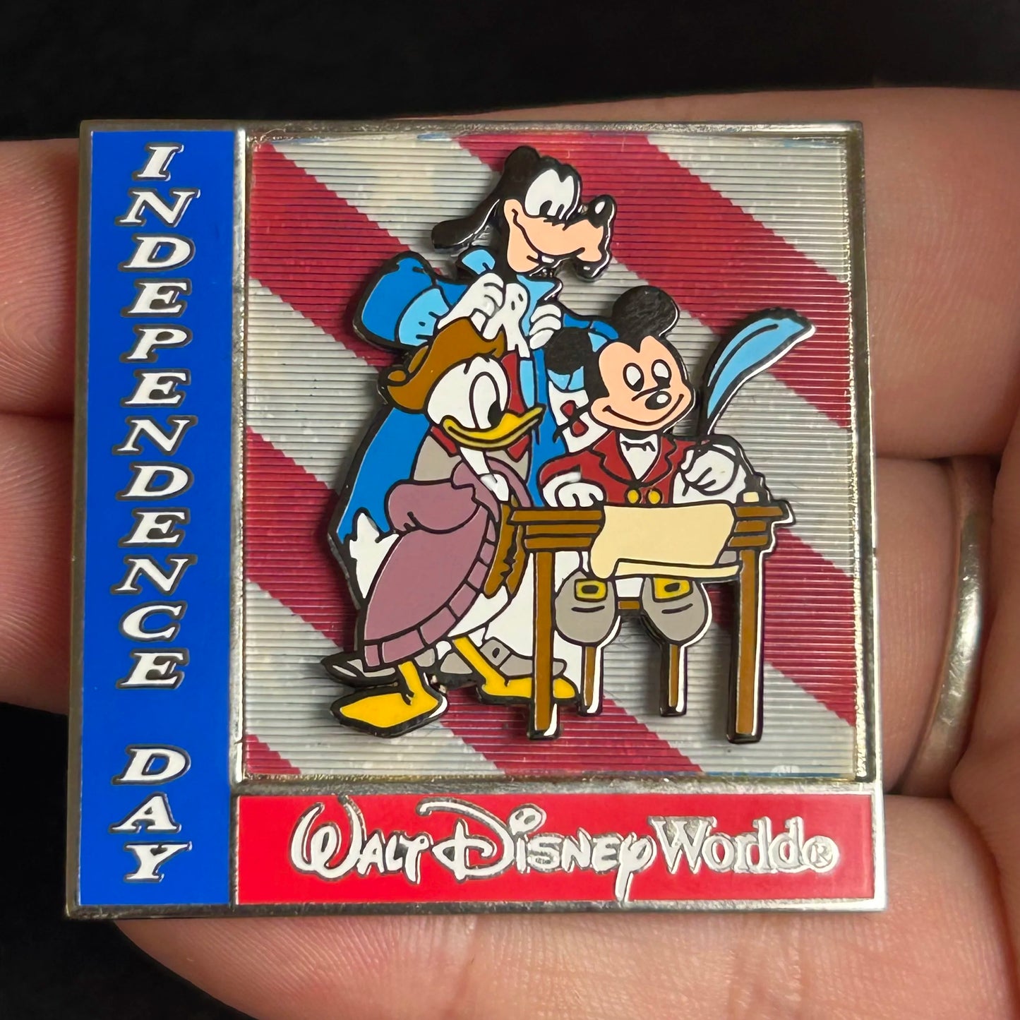 2001 - Mickey, Goofy, and Donald - Lenticular - Independence Day - LE 5,000 - Disney Pin