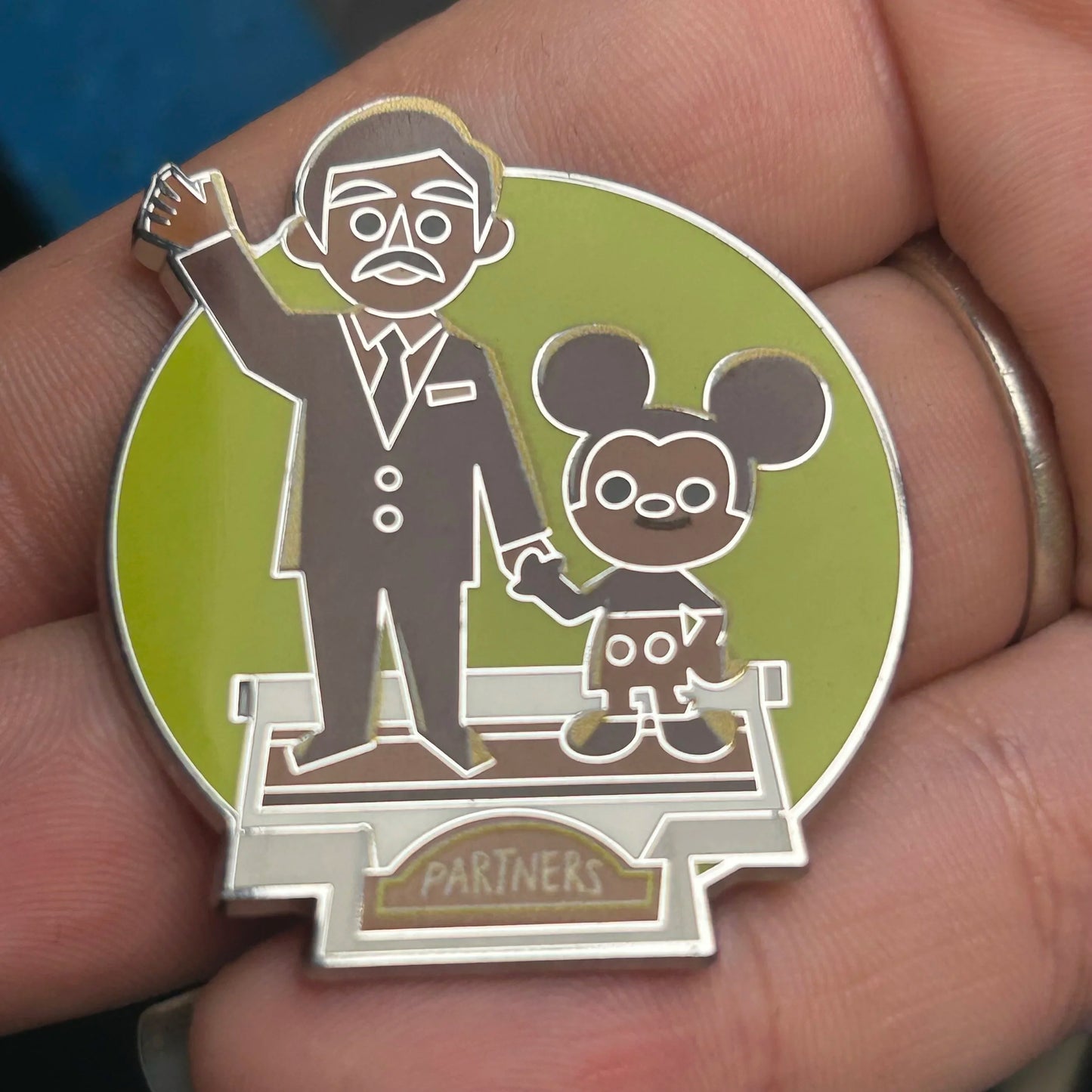 2023 - Walt and Mickey Mouse - Partners Statue - Mystery Pin