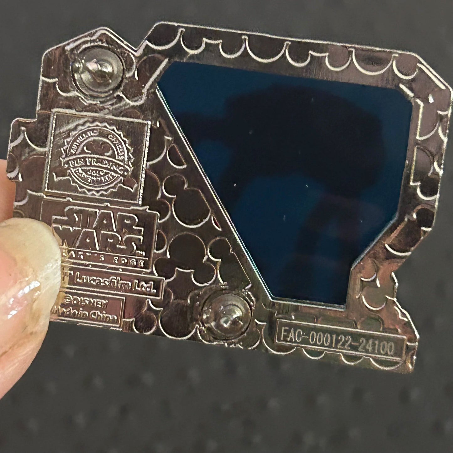 2019 - AT-AT - Pilot - Black Spire Outpost - Star Wars - Disney Pin
