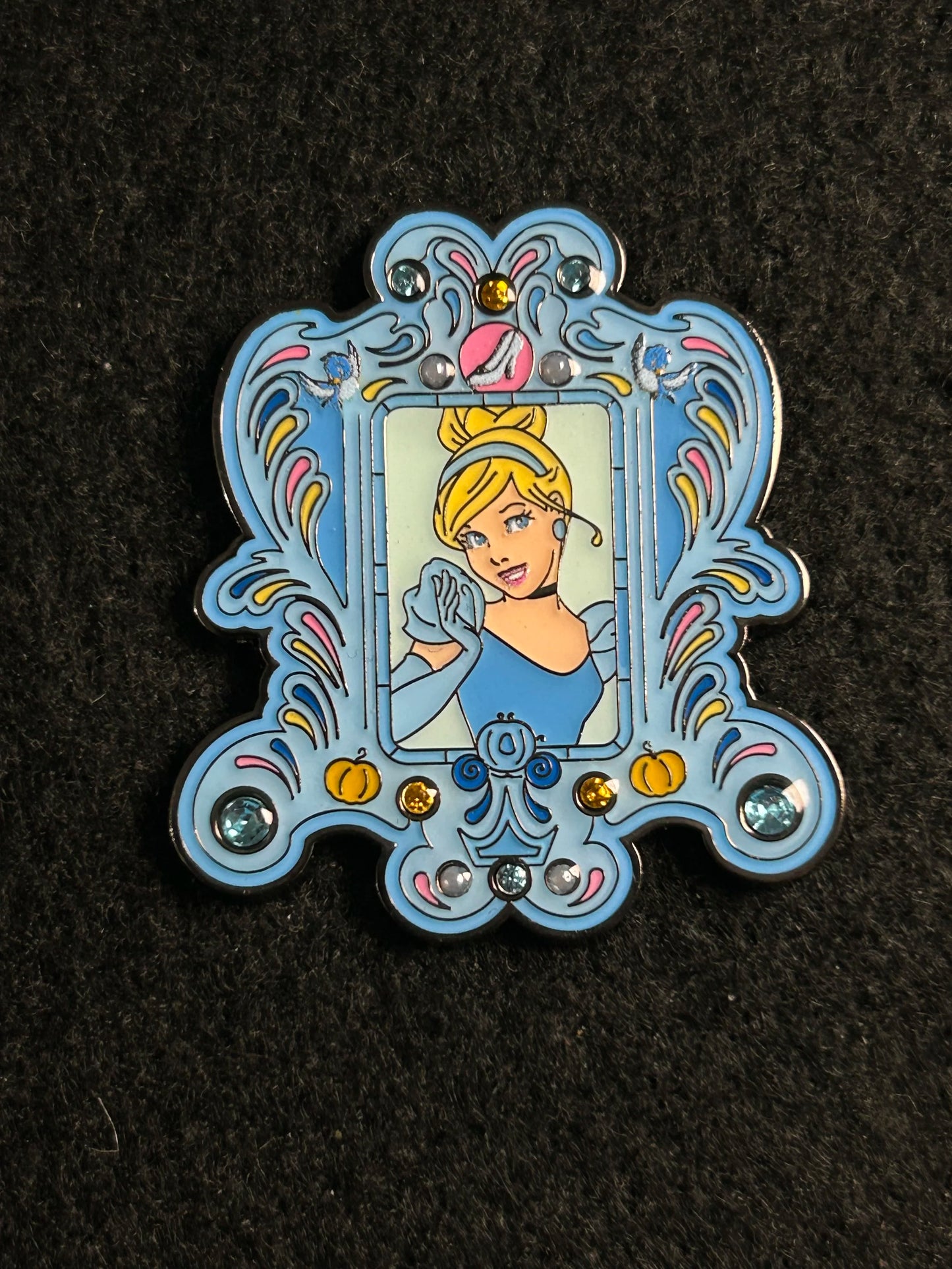 Loungefly - Cinderella - Portrait with Gemstones - Disney Pin
