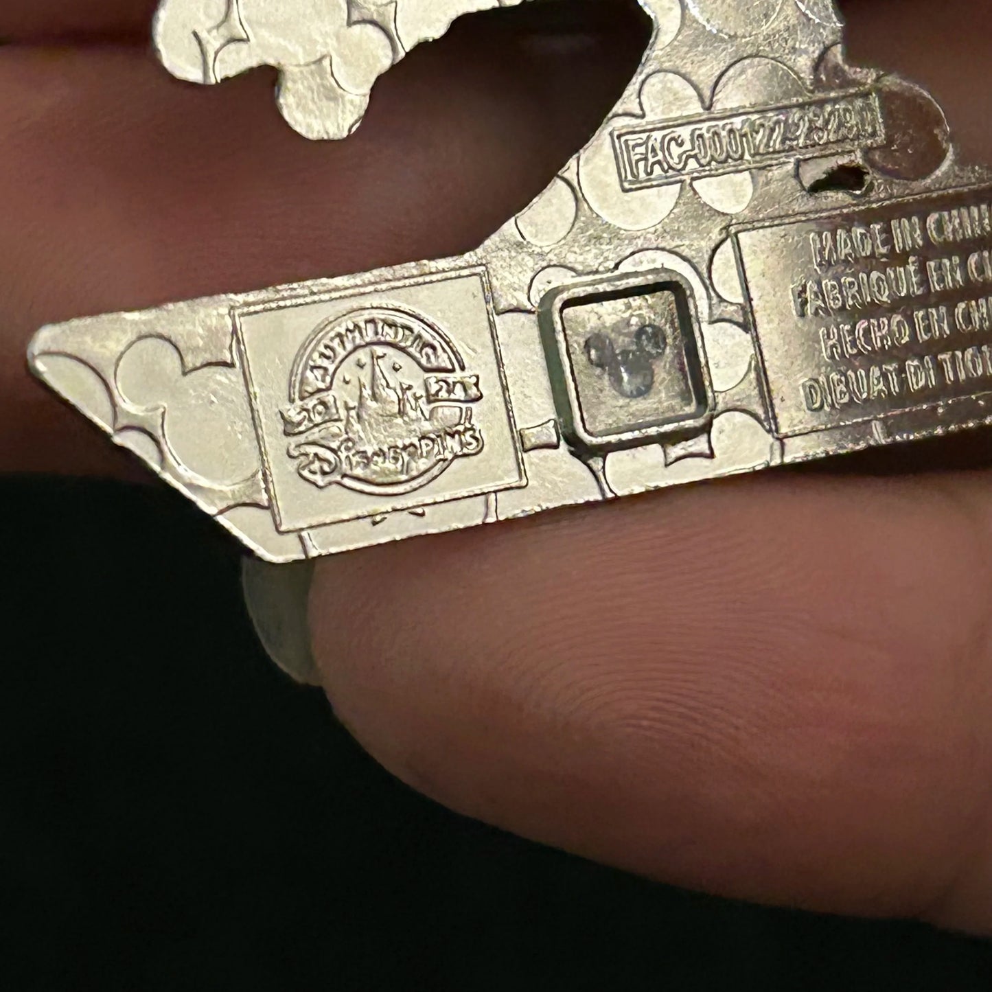 2024 - Minnie Mouse - Warrior II - Yoga Pose - Disney Pin