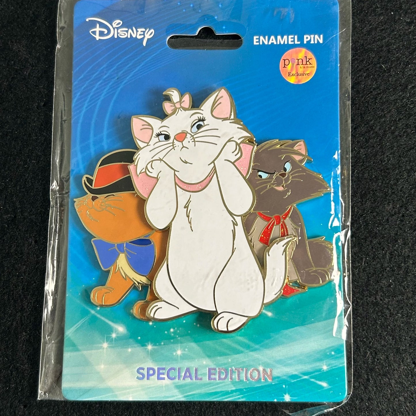 Pink a la Mode - MII - Marie, Berlioz, & Toulouse - LE 300 - Disney Pin