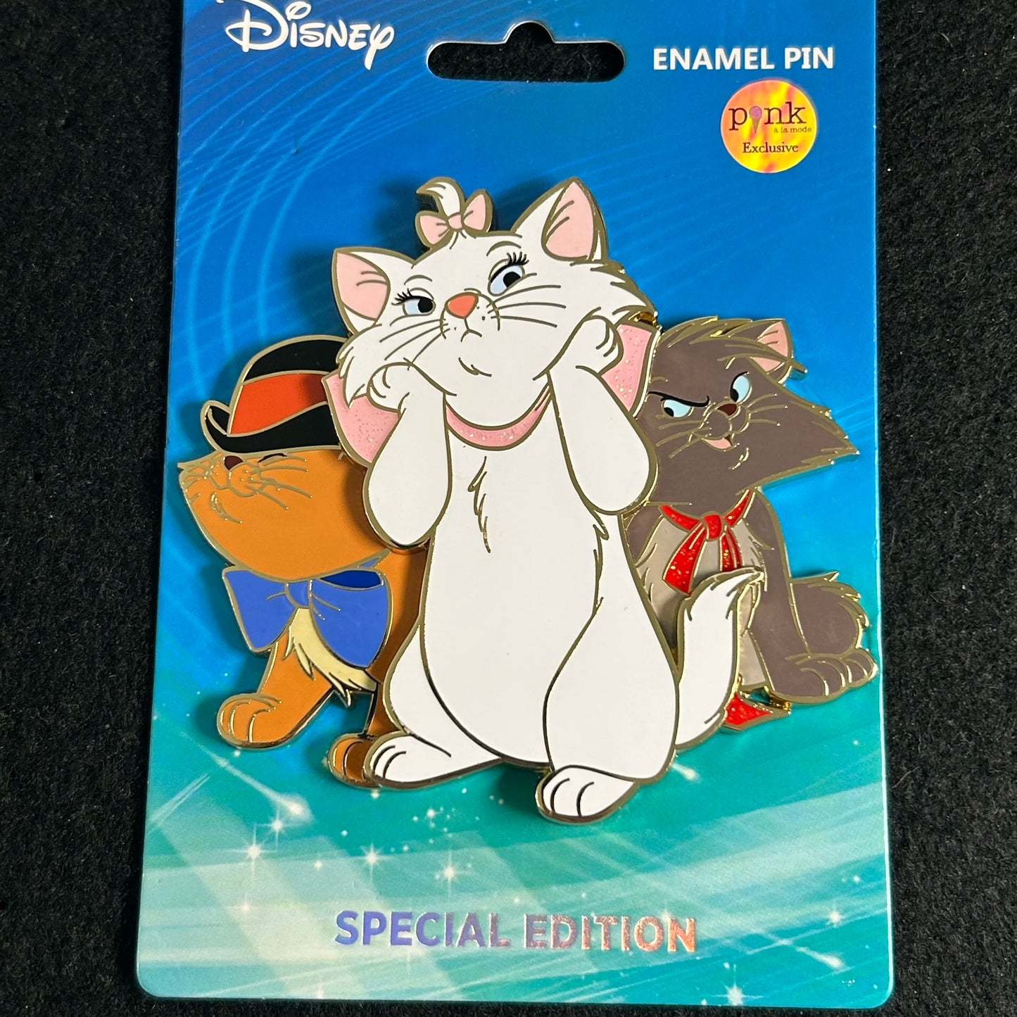 Pink a la Mode - MII - Marie, Berlioz, & Toulouse - LE 300 - Disney Pin