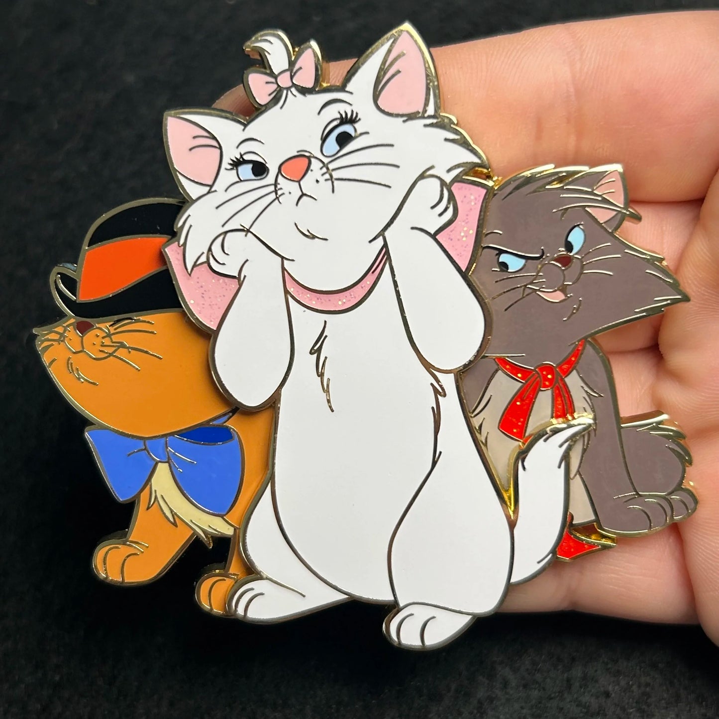 Pink a la Mode - MII - Marie, Berlioz, & Toulouse - LE 300 - Disney Pin