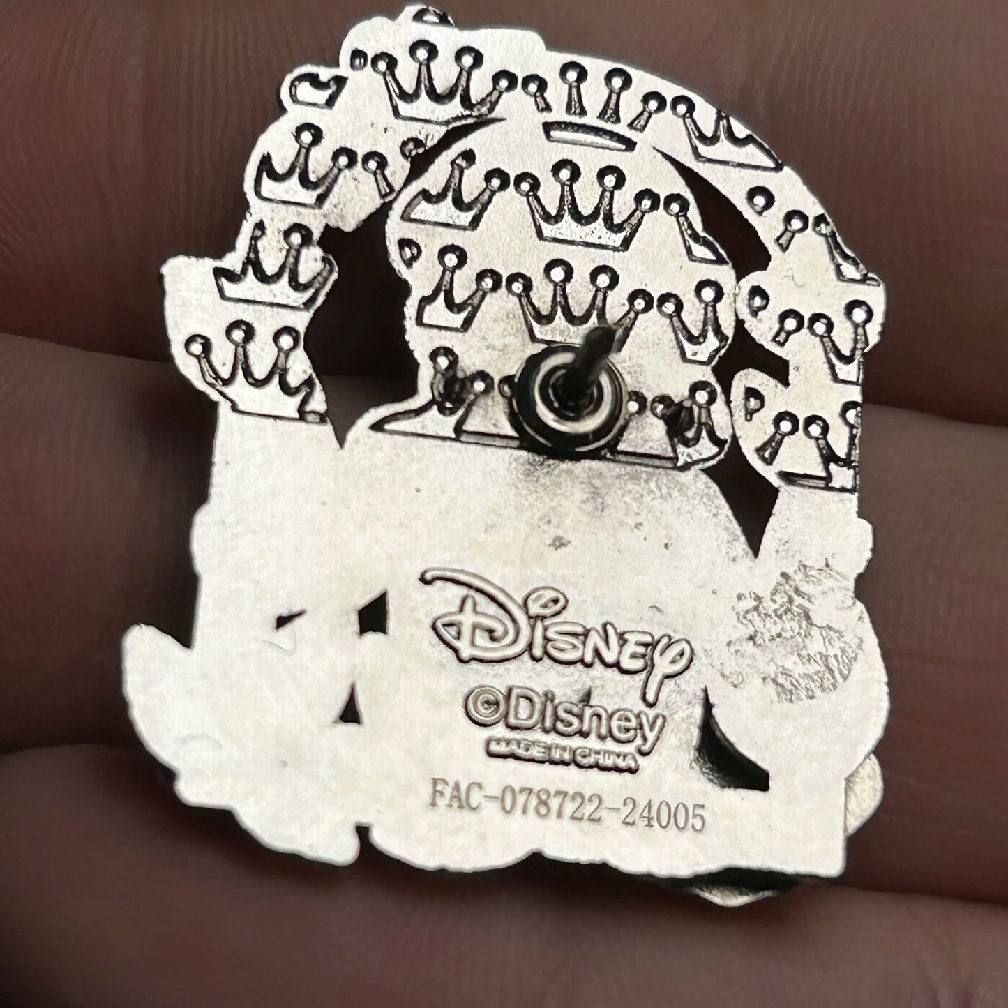 Loungefly - Snow White - Windowsill - With Bird - Disney Pin