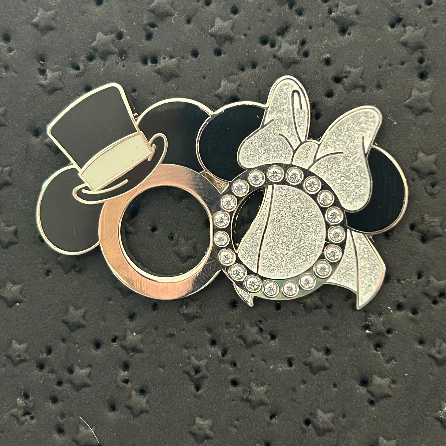 2016 - Mickey and Minnie Mouse - Wedding Rings - Disney Pin