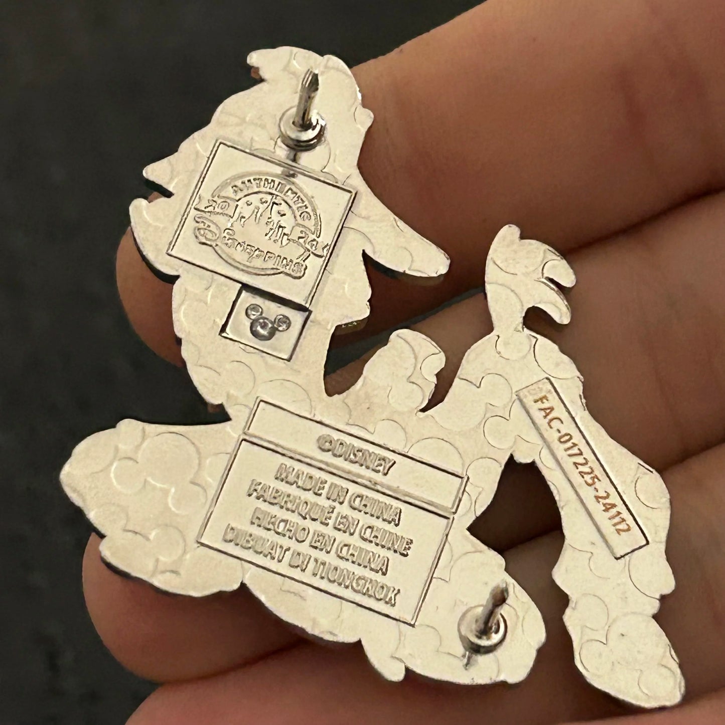 2024 - Kuzco Llama - Holding Potion - Disney Pin