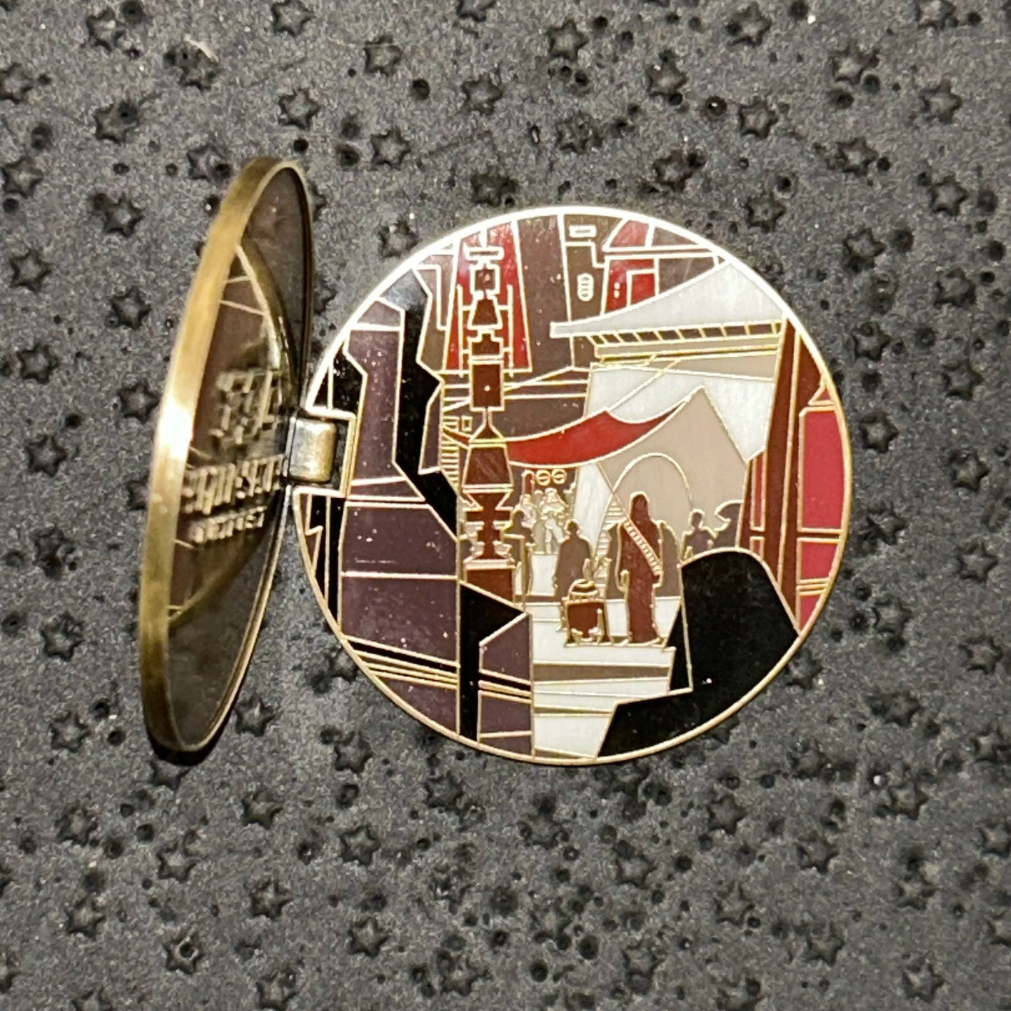 2019 - Ogas Cantina - Black Spire Outpost - Galaxys Edge - Star Wars - Hinge - Disney Pin